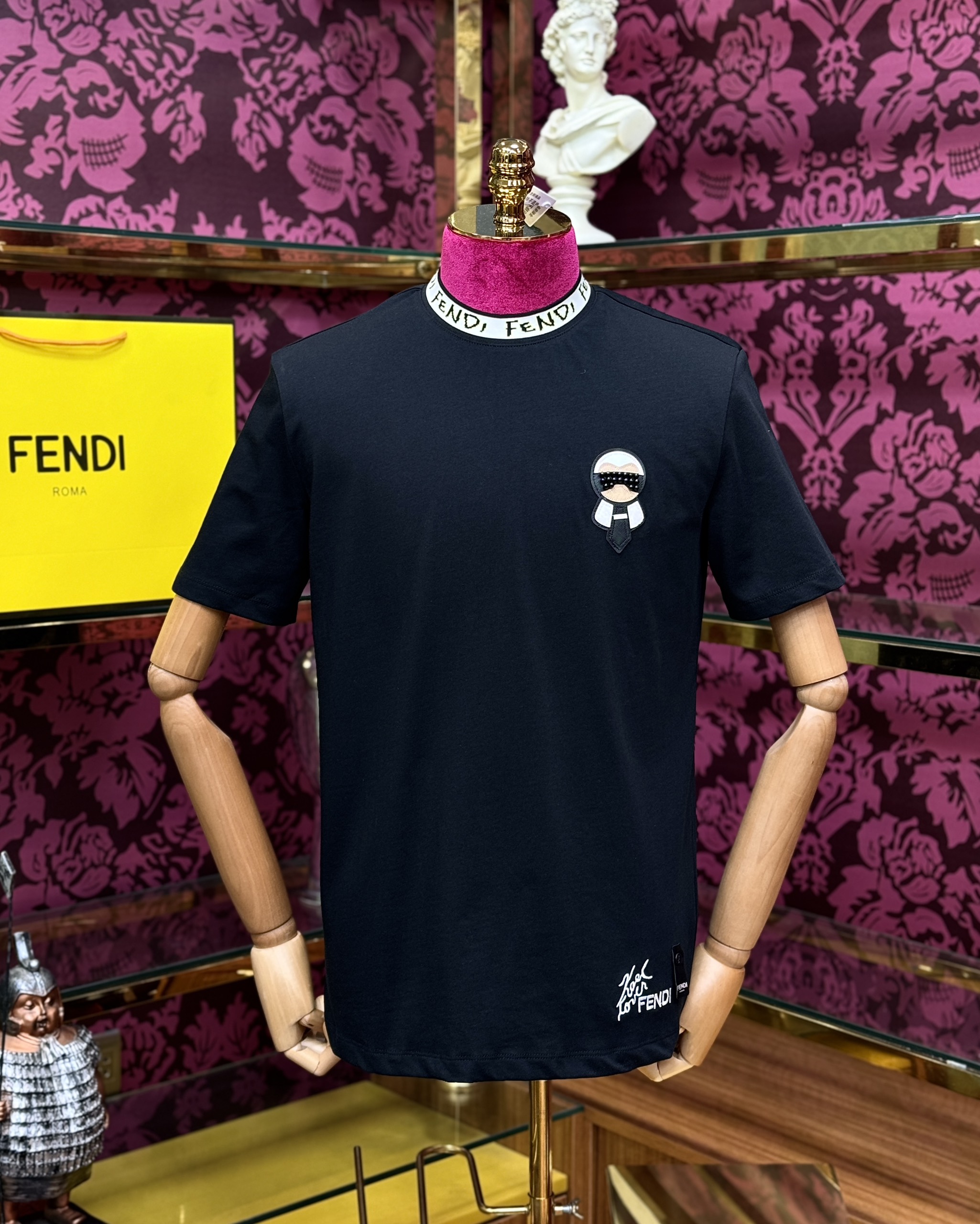 Áo phông T-shirt Fendi FF logo thêu ngực cạp phối cổ Like Auth CD