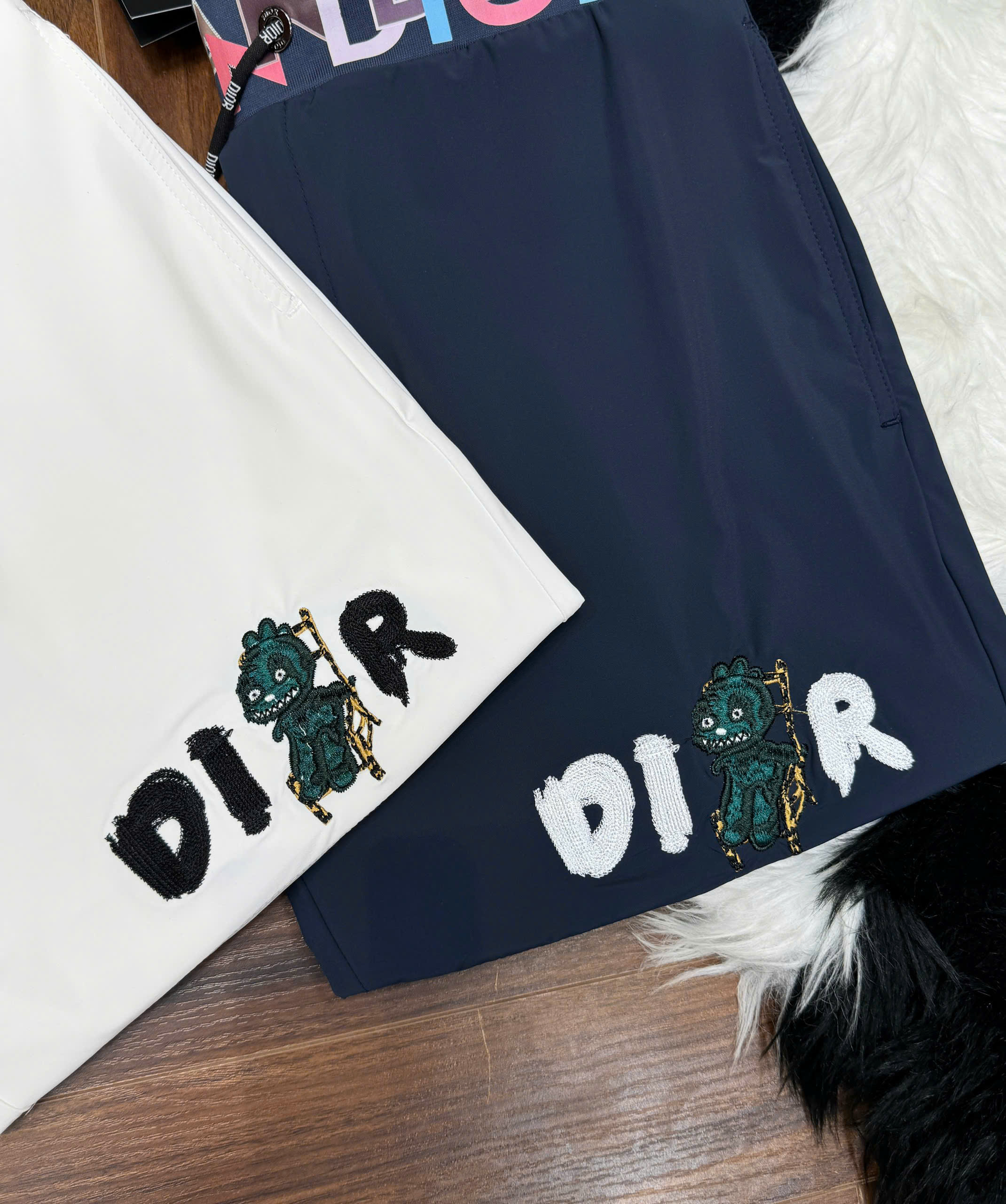 Quần short Dior CD logo chữ thêu đùi check cạp màu sắc Like Auth CD