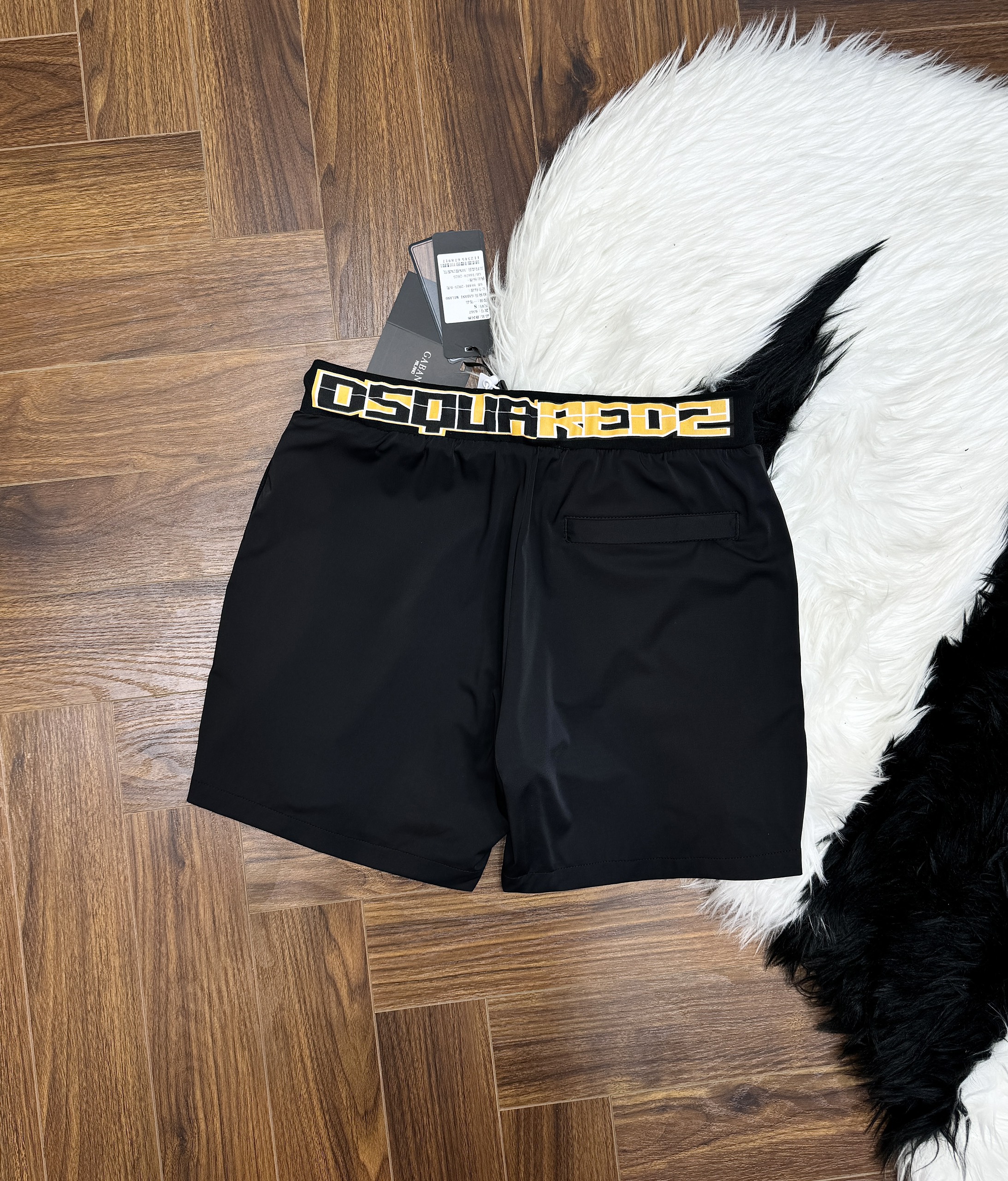Quần short gió Dsquared2 DSQ2 logo chữ màu sắc Like Auth CD