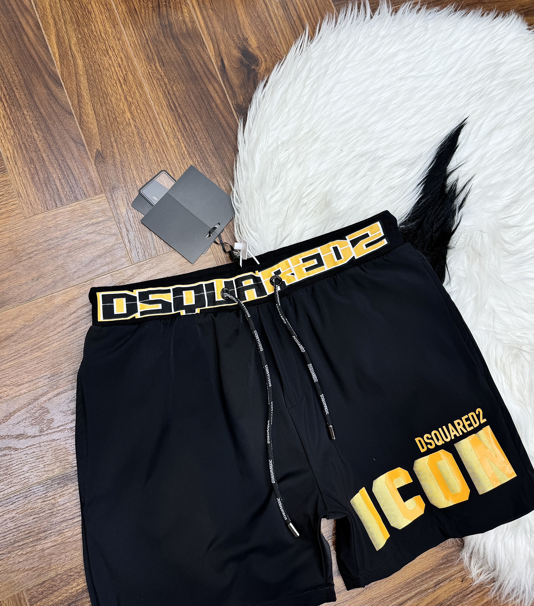 Quần short gió Dsquared2 DSQ2 logo chữ màu sắc Like Auth CD