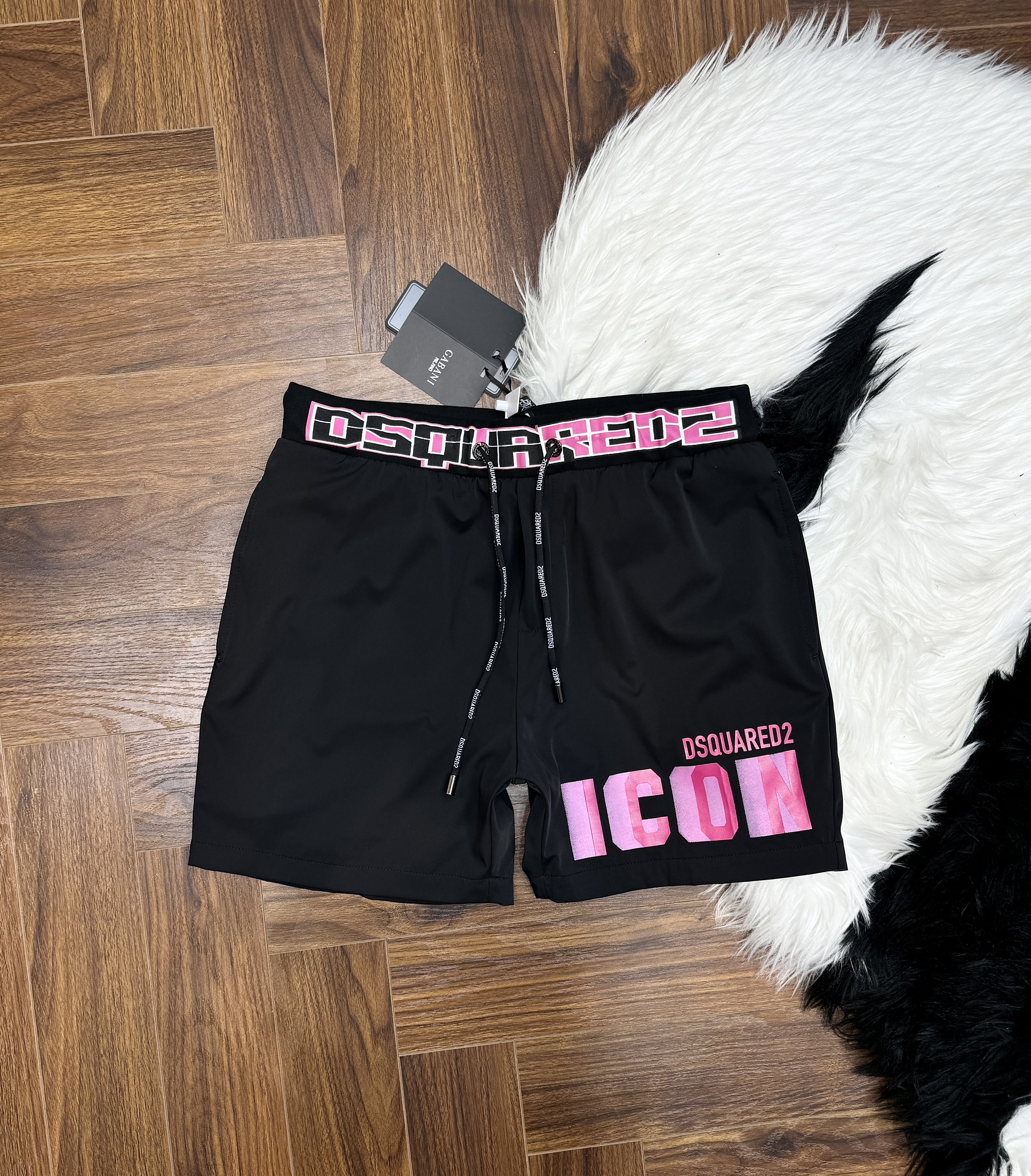 Quần short gió Dsquared2 DSQ2 logo chữ màu sắc Like Auth CD