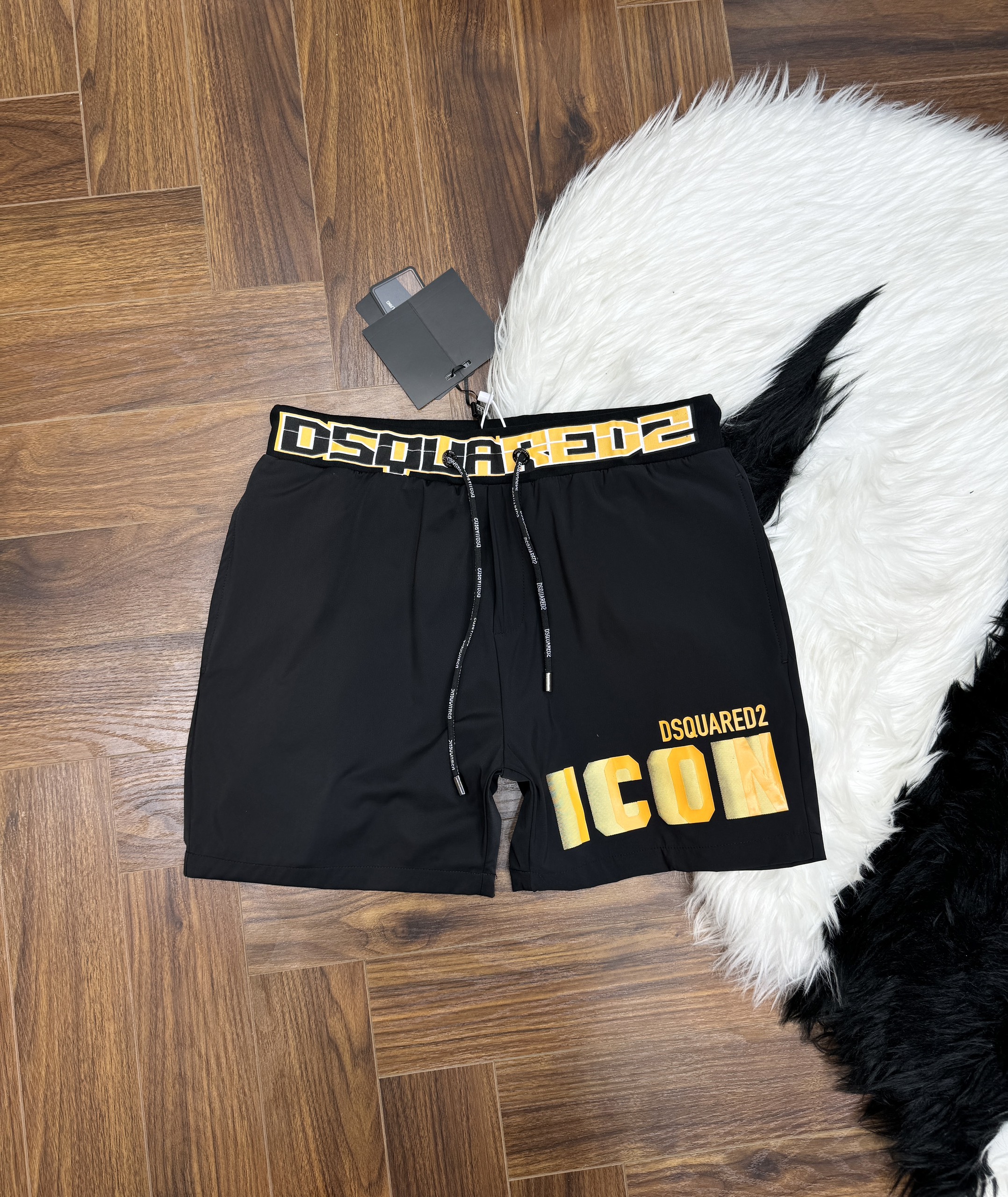 Quần short gió Dsquared2 DSQ2 logo chữ màu sắc Like Auth CD