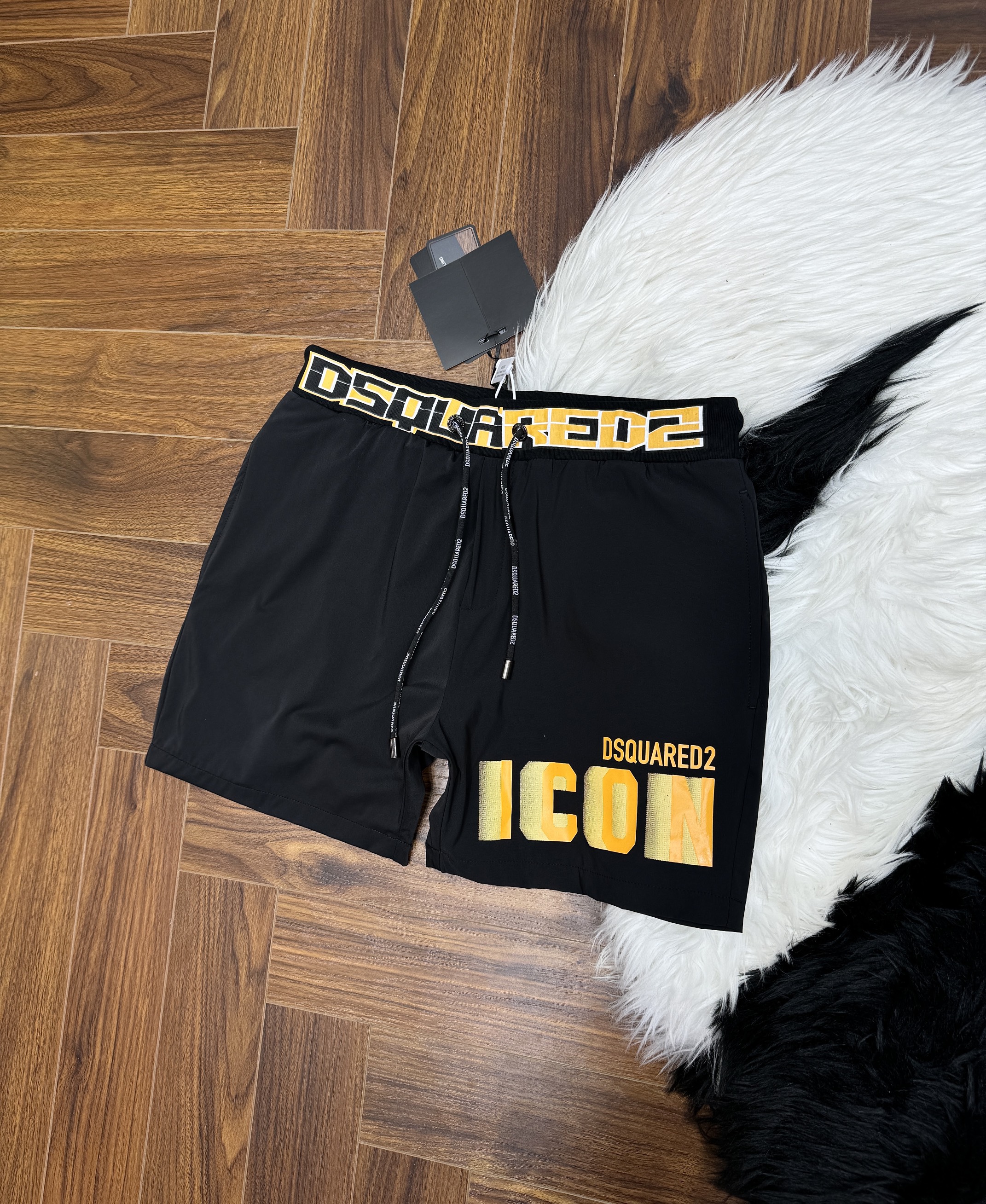 Quần short gió Dsquared2 DSQ2 logo chữ màu sắc Like Auth CD