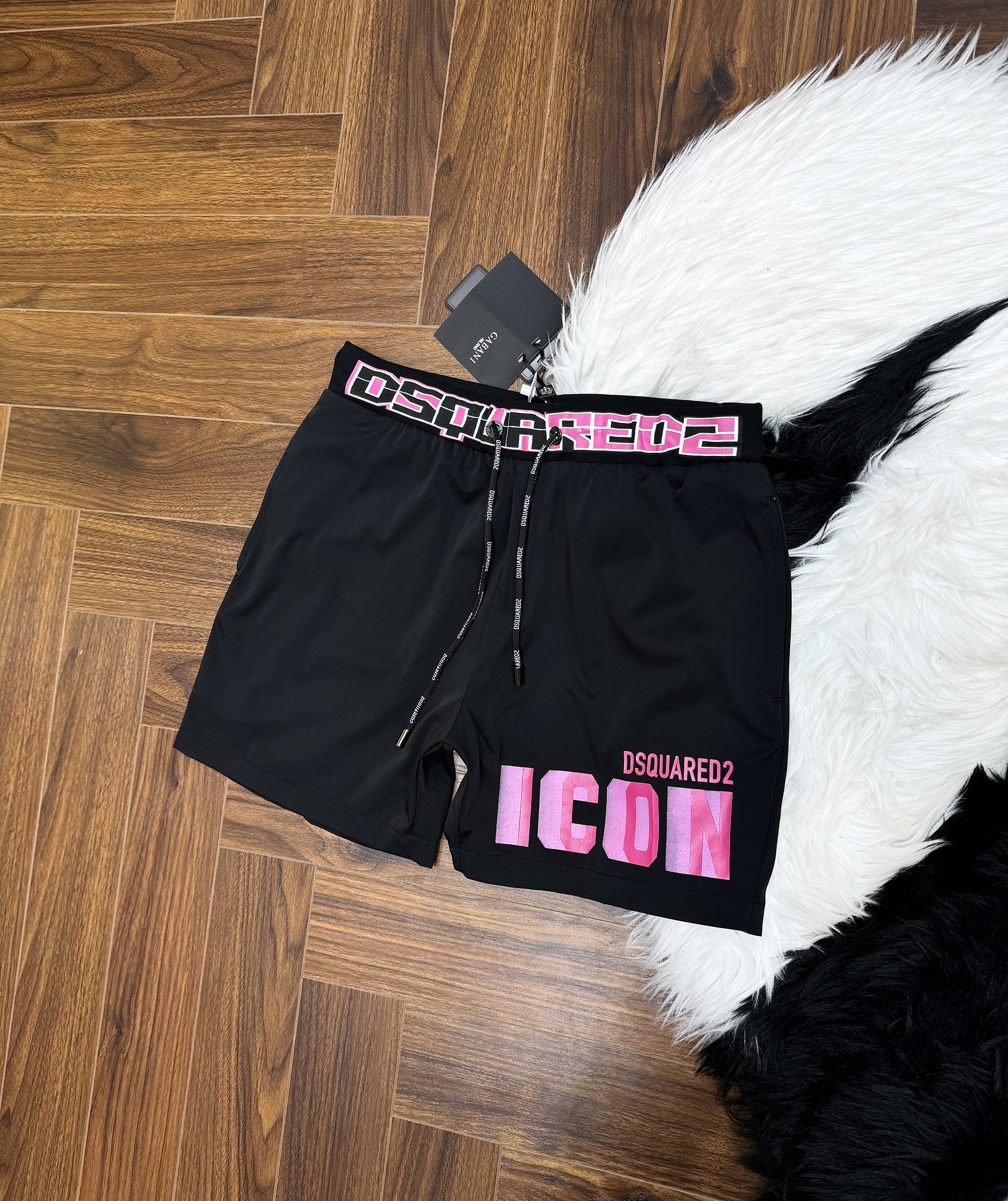 Quần short gió Dsquared2 DSQ2 logo chữ màu sắc Like Auth CD