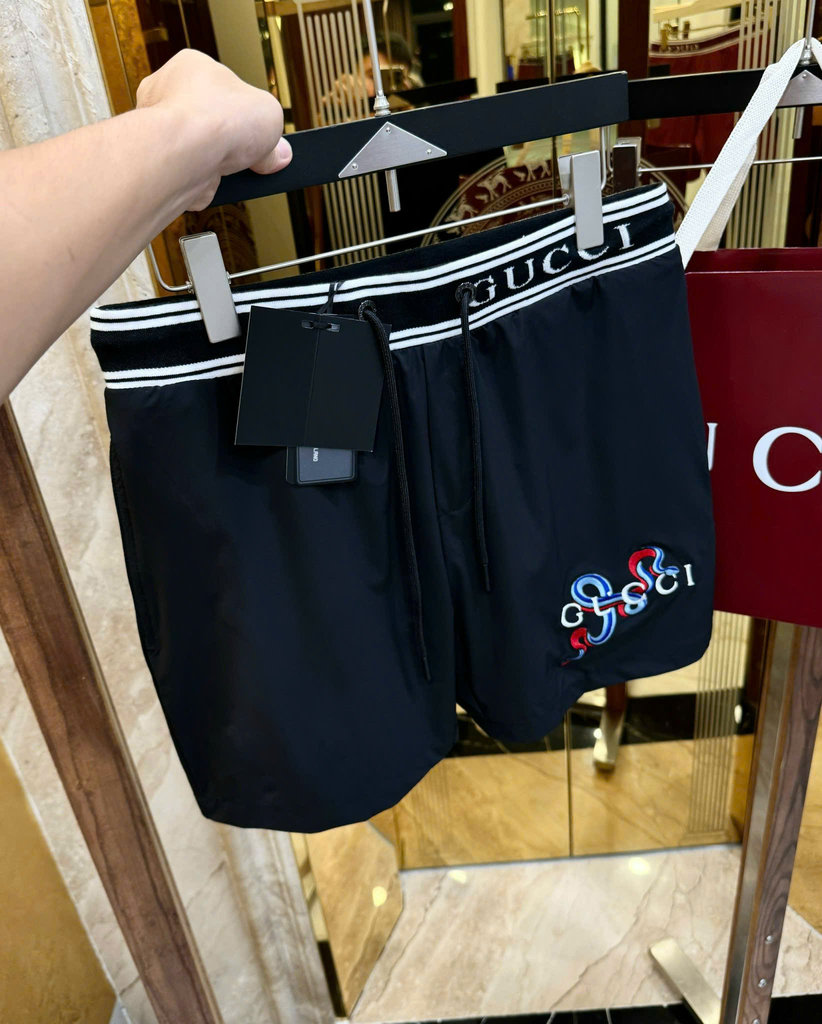Quần short gió Gucci GC logo chữ lồng Rắn thêu nổi đùi check cạp Like Auth CD
