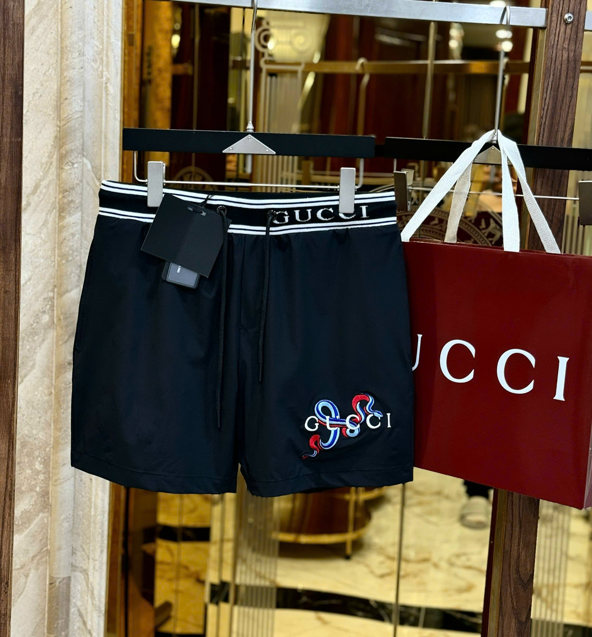 Quần short gió Gucci GC logo chữ lồng Rắn thêu nổi đùi check cạp Like Auth CD