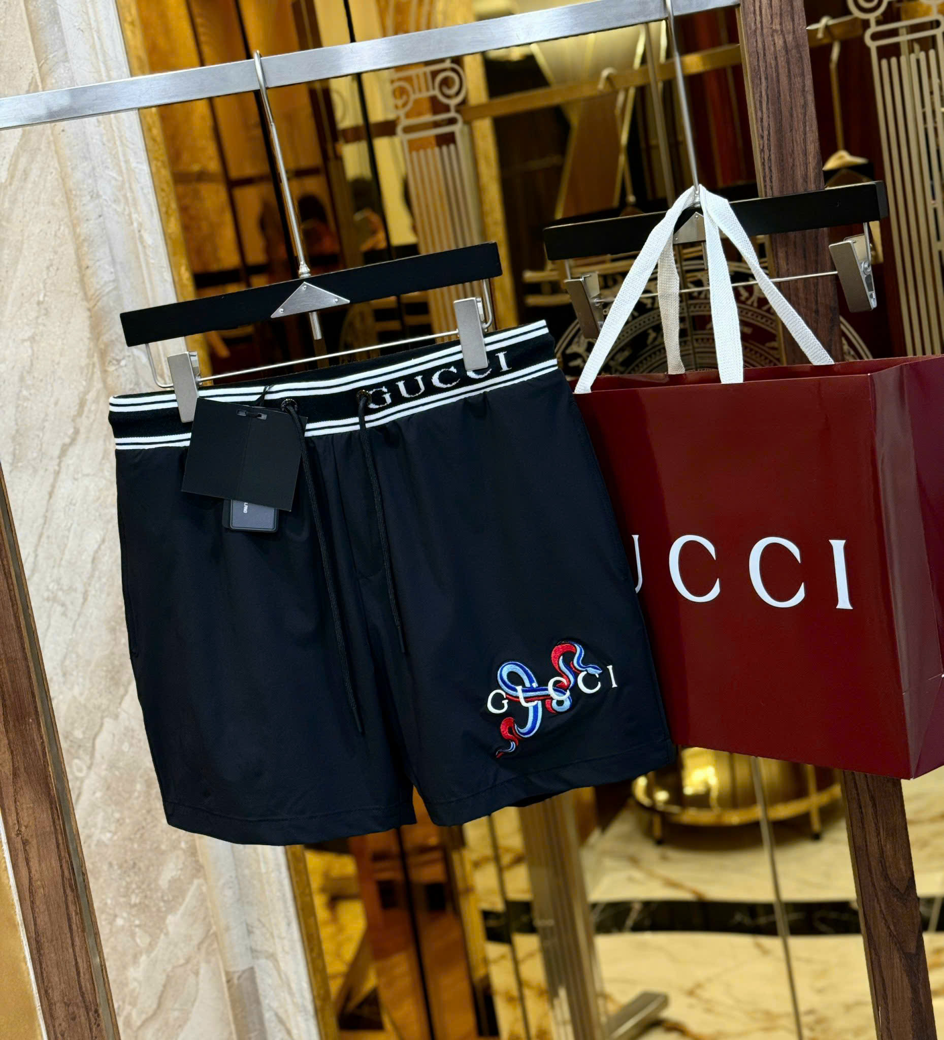 Quần short gió Gucci GC logo chữ lồng Rắn thêu nổi đùi check cạp Like Auth CD