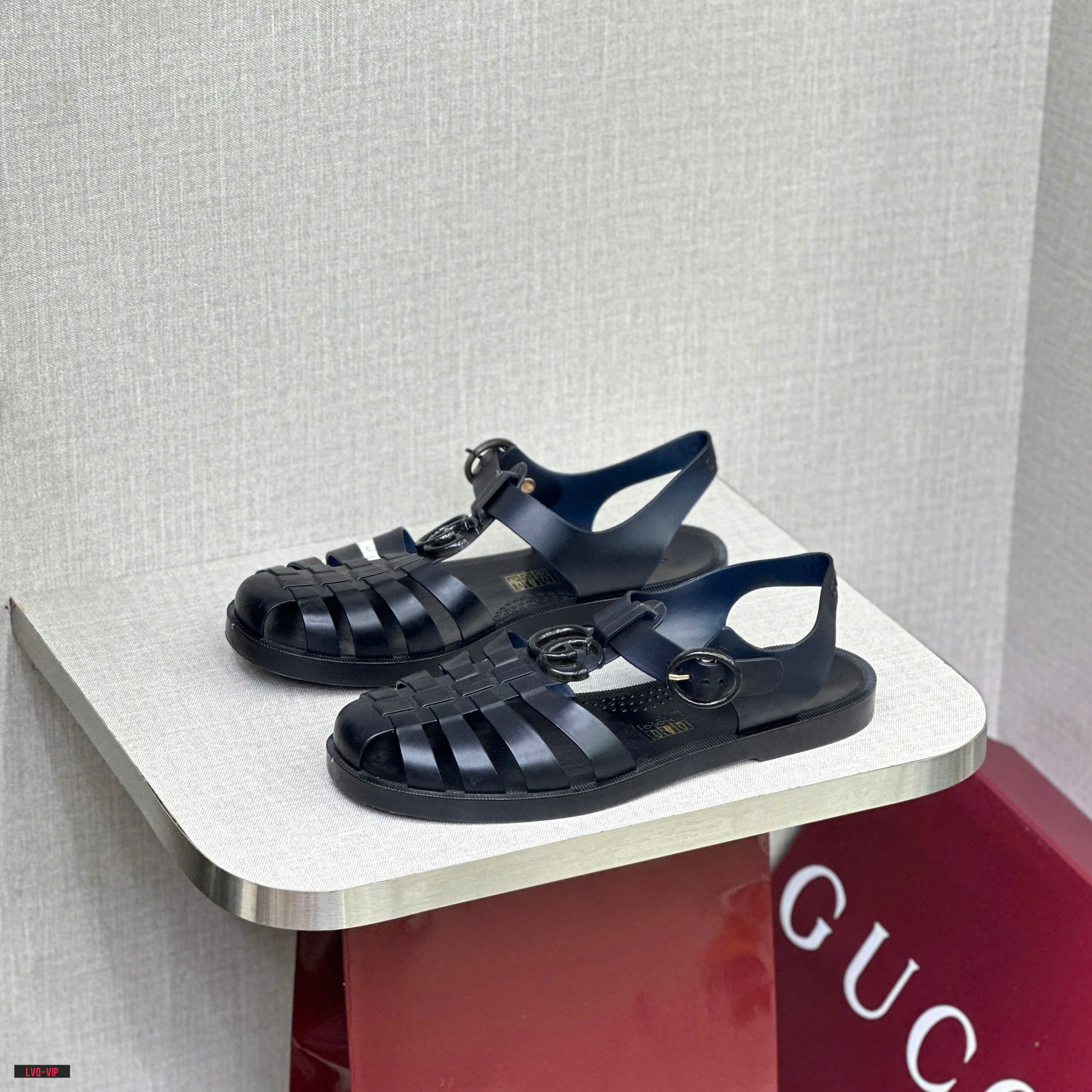 Dép sandal rọ Gucci GC Đen logo Đen Like Auth fullbox LVQ