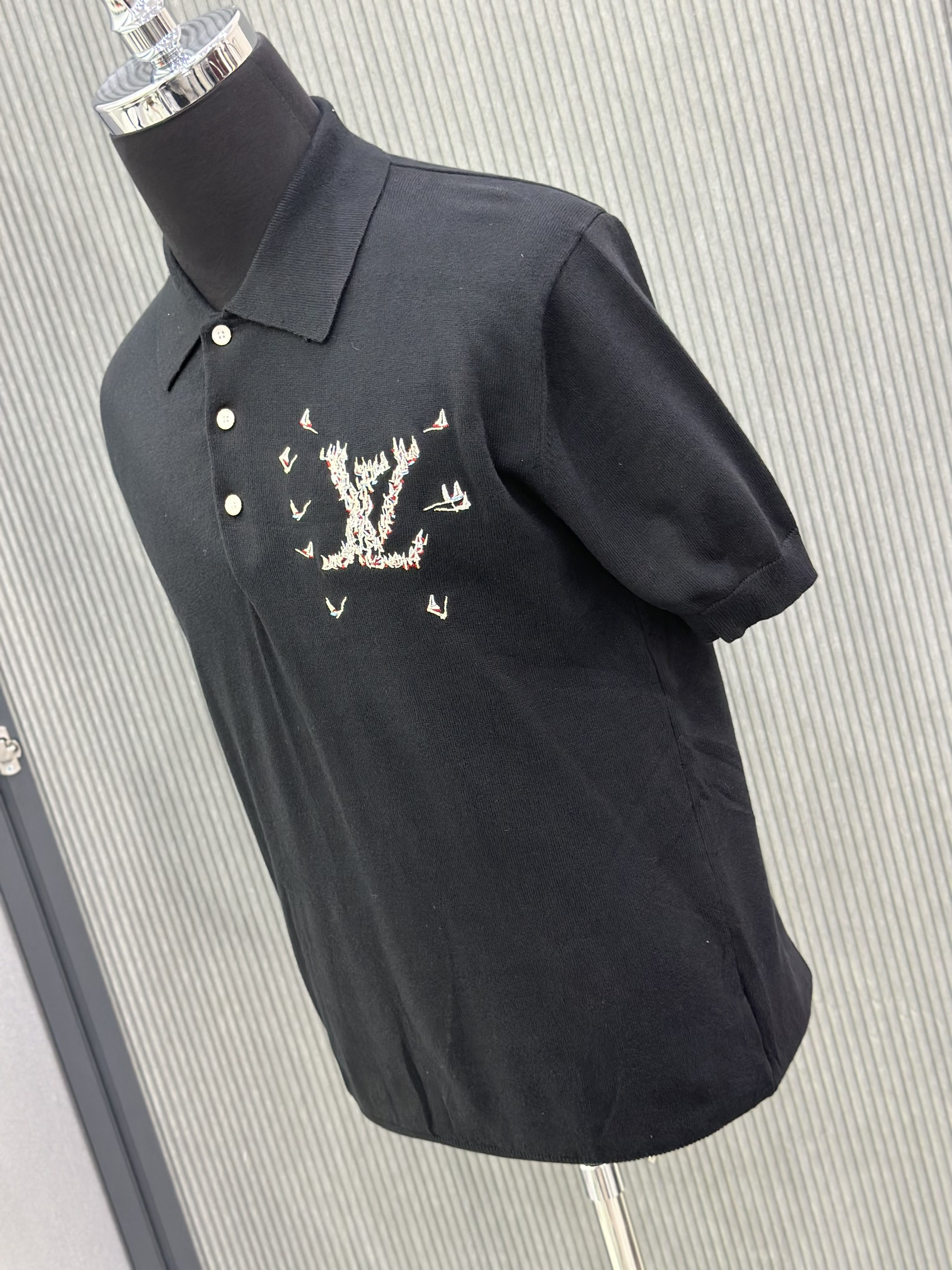 Áo polo len Louis Vuitton LV Đen logo du thuyền thêu Like Auth VTN