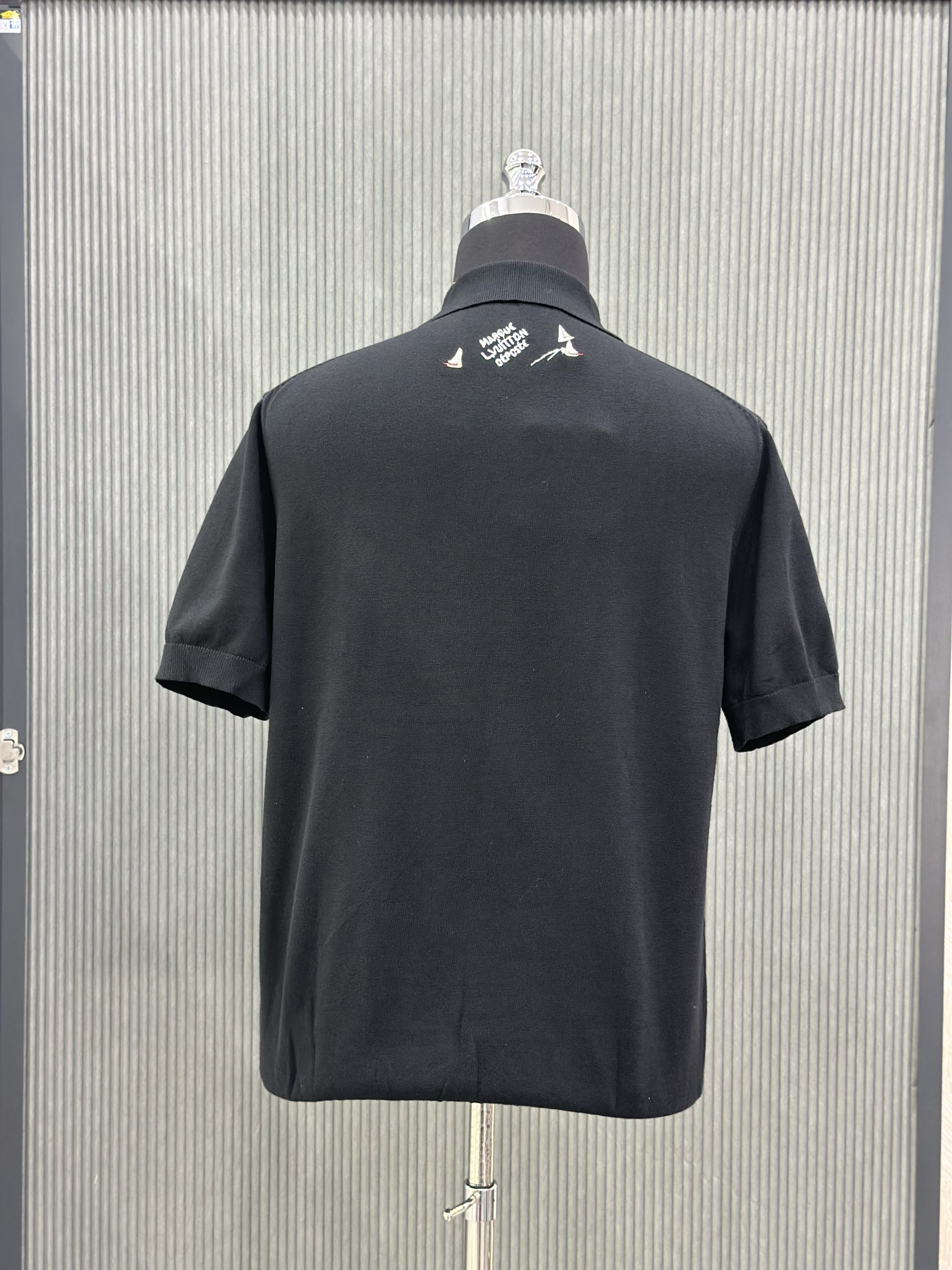 Áo polo len Louis Vuitton LV Đen logo du thuyền thêu Like Auth VTN