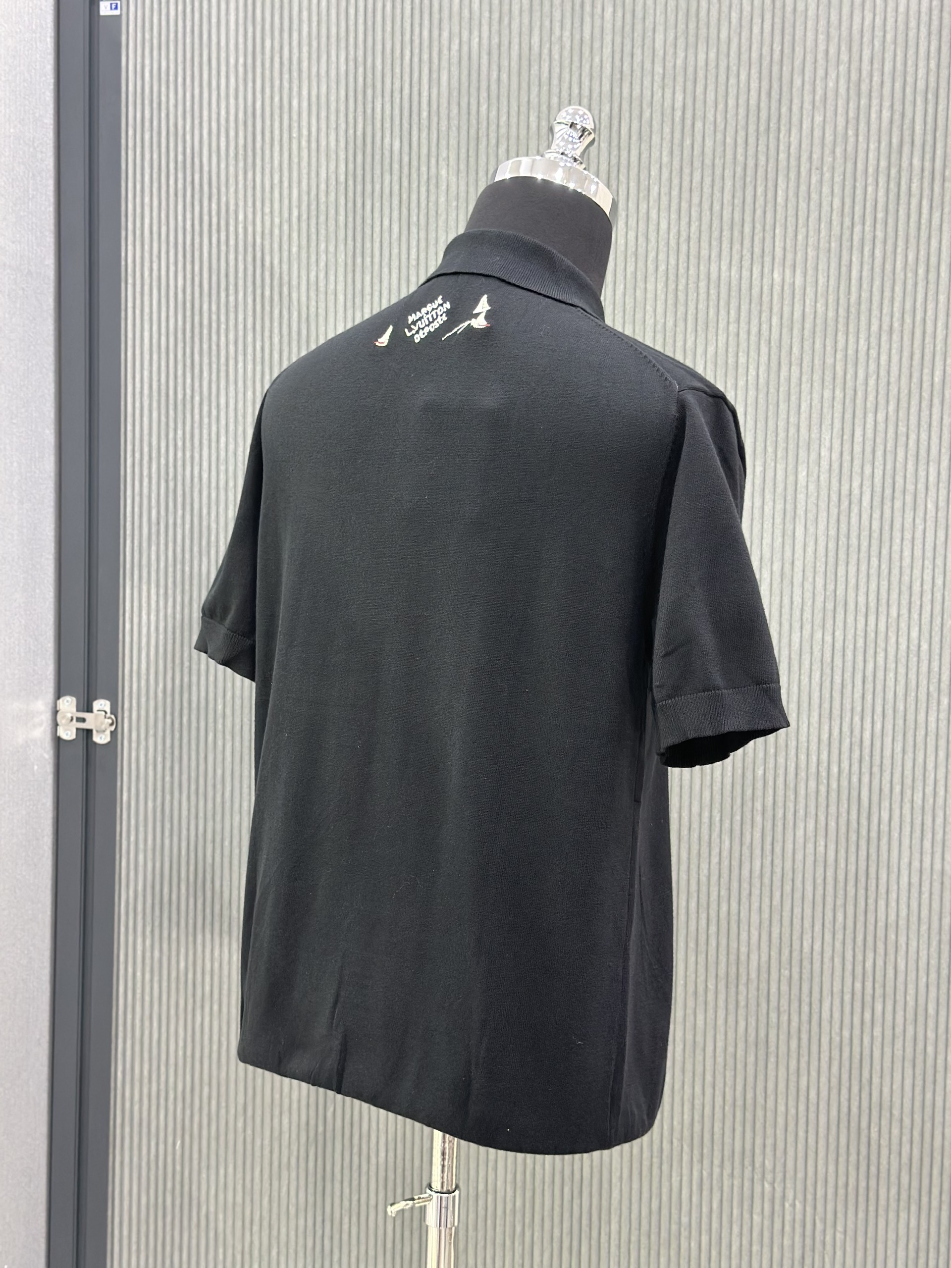 Áo polo len Louis Vuitton LV Đen logo du thuyền thêu Like Auth VTN