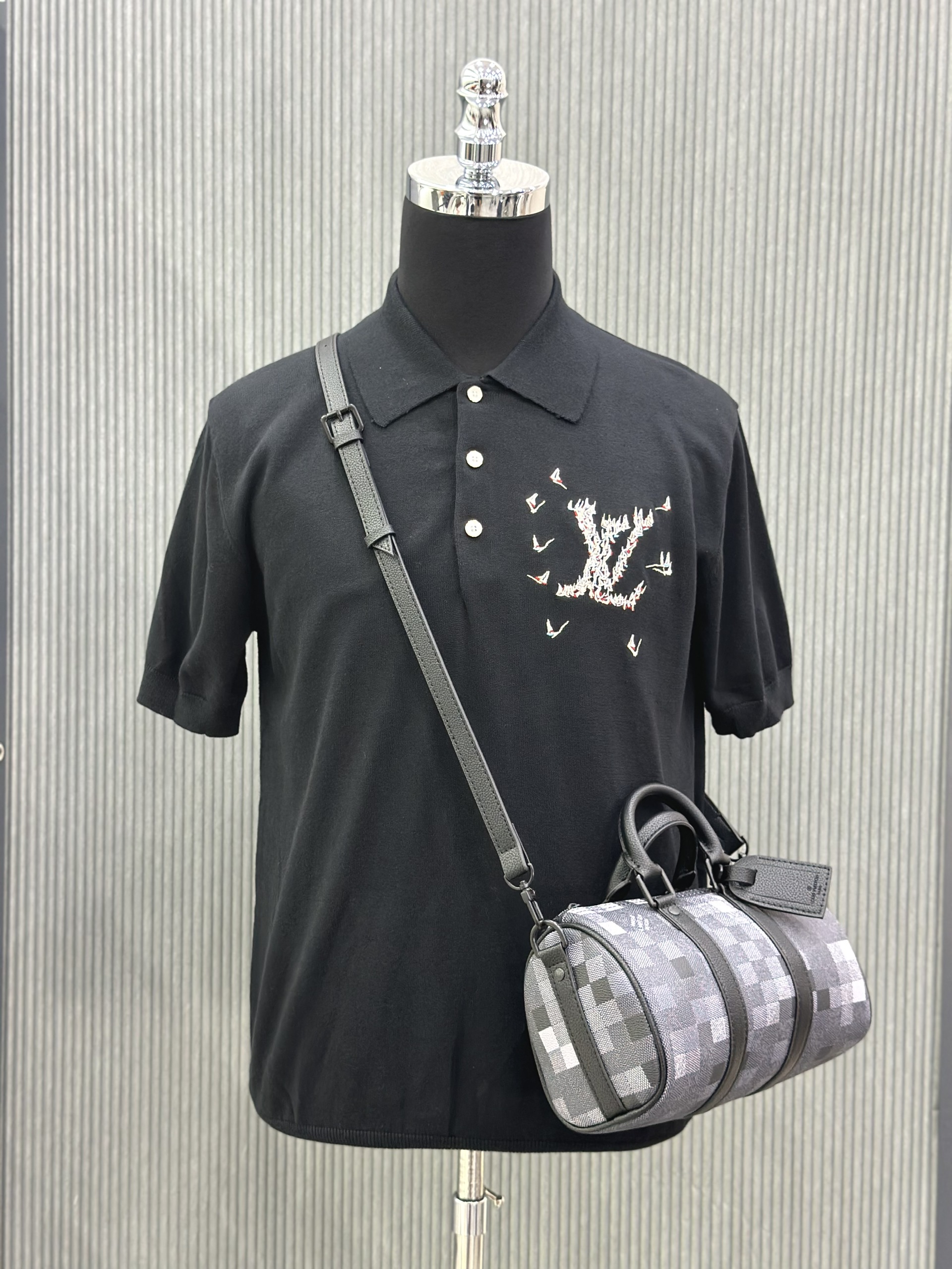 Áo polo len Louis Vuitton LV Đen logo du thuyền thêu Like Auth VTN