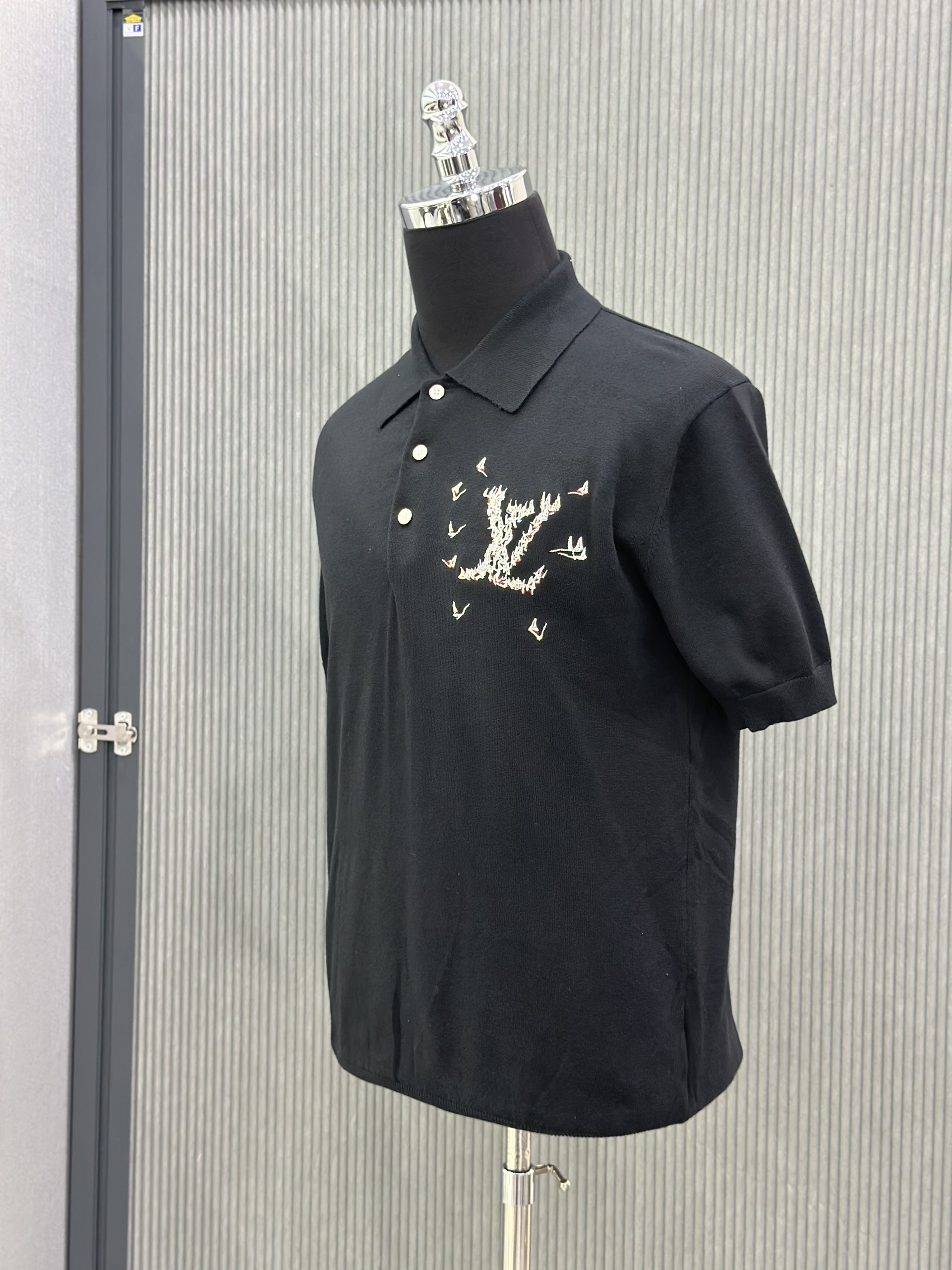 Áo polo len Louis Vuitton LV Đen logo du thuyền thêu Like Auth VTN