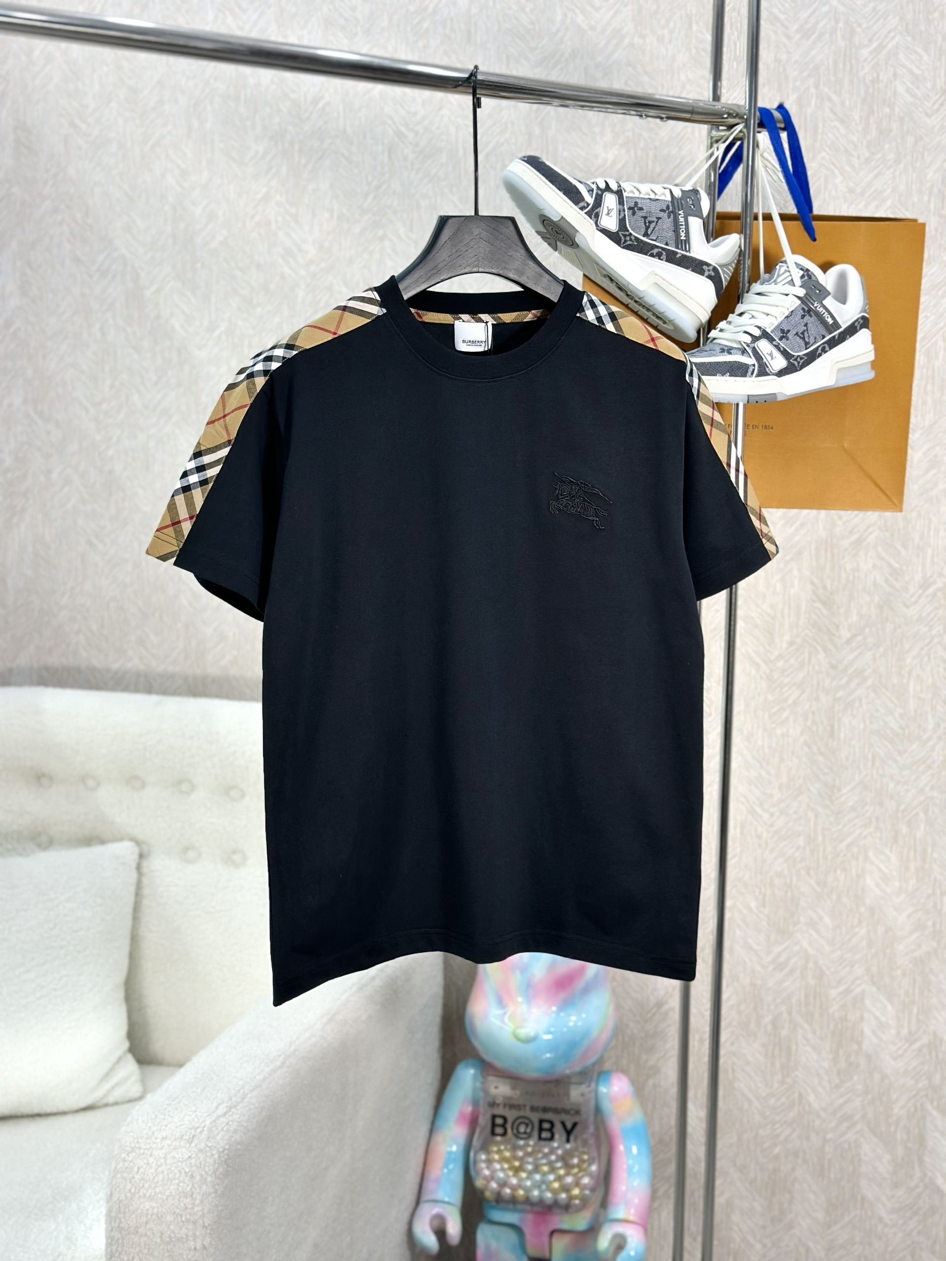 Áo phông T-shirt Burberry BBR kẻ sọc Nâu viền vai tay Like Auth on web VTN