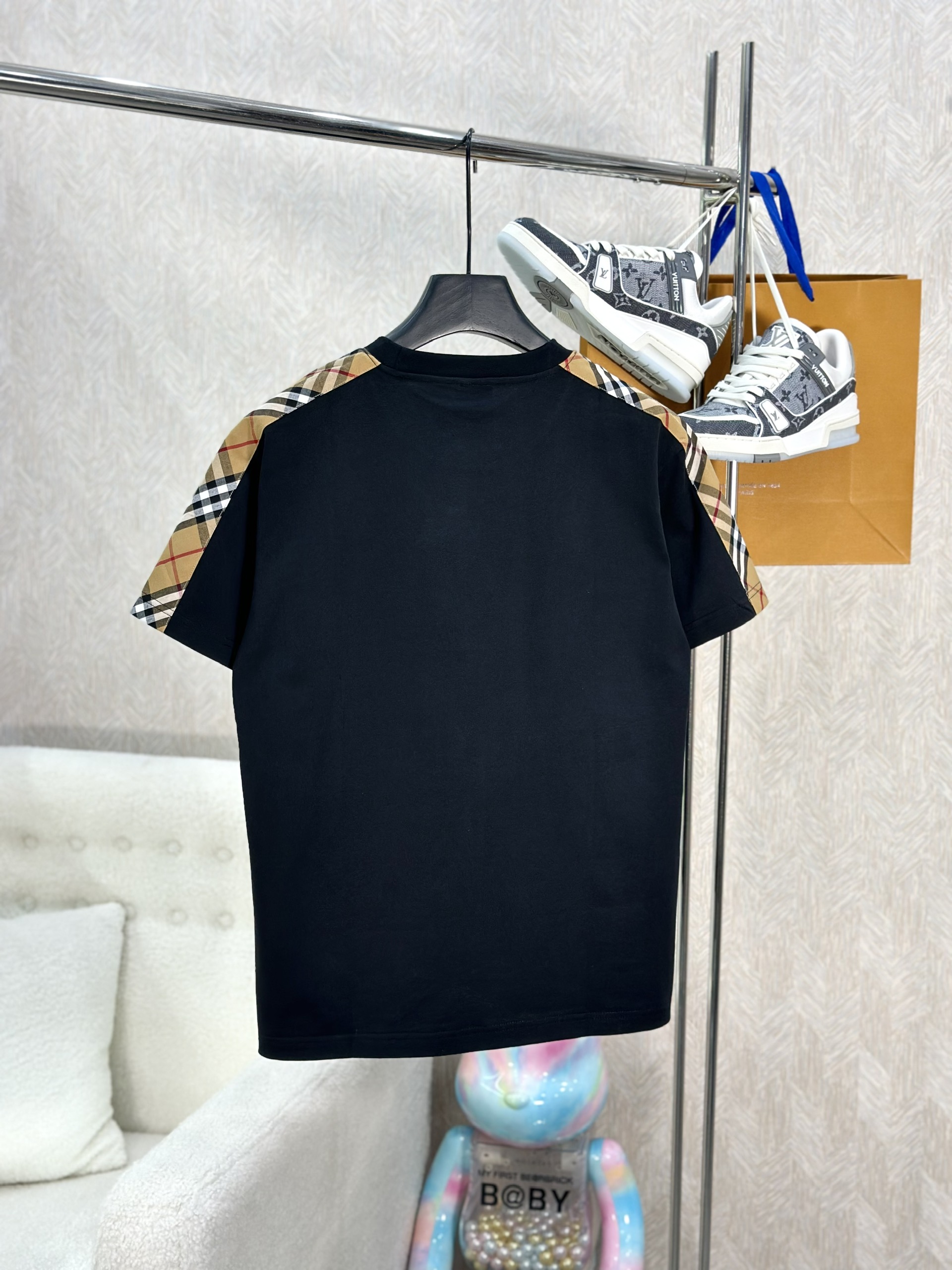 Áo phông T-shirt Burberry BBR kẻ sọc Nâu viền vai tay Like Auth on web VTN