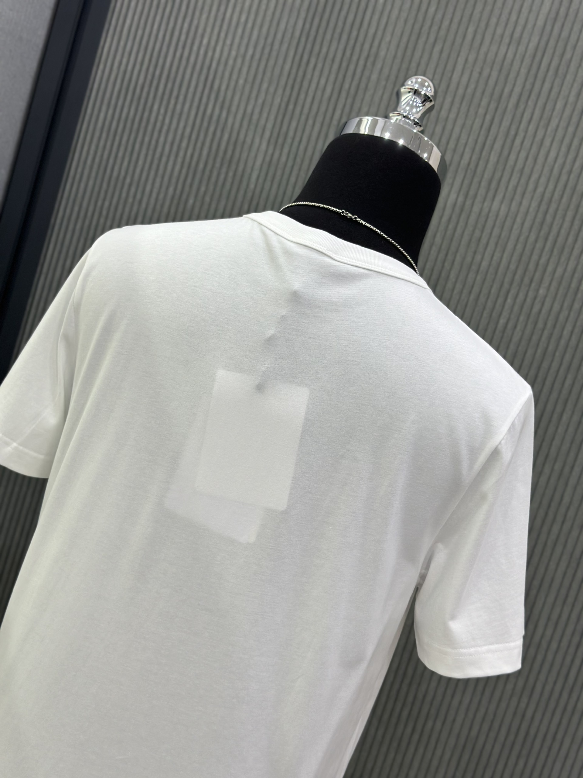 Áo phông T-shirt Moncler M Trắng túi ngực Like Auth VTN