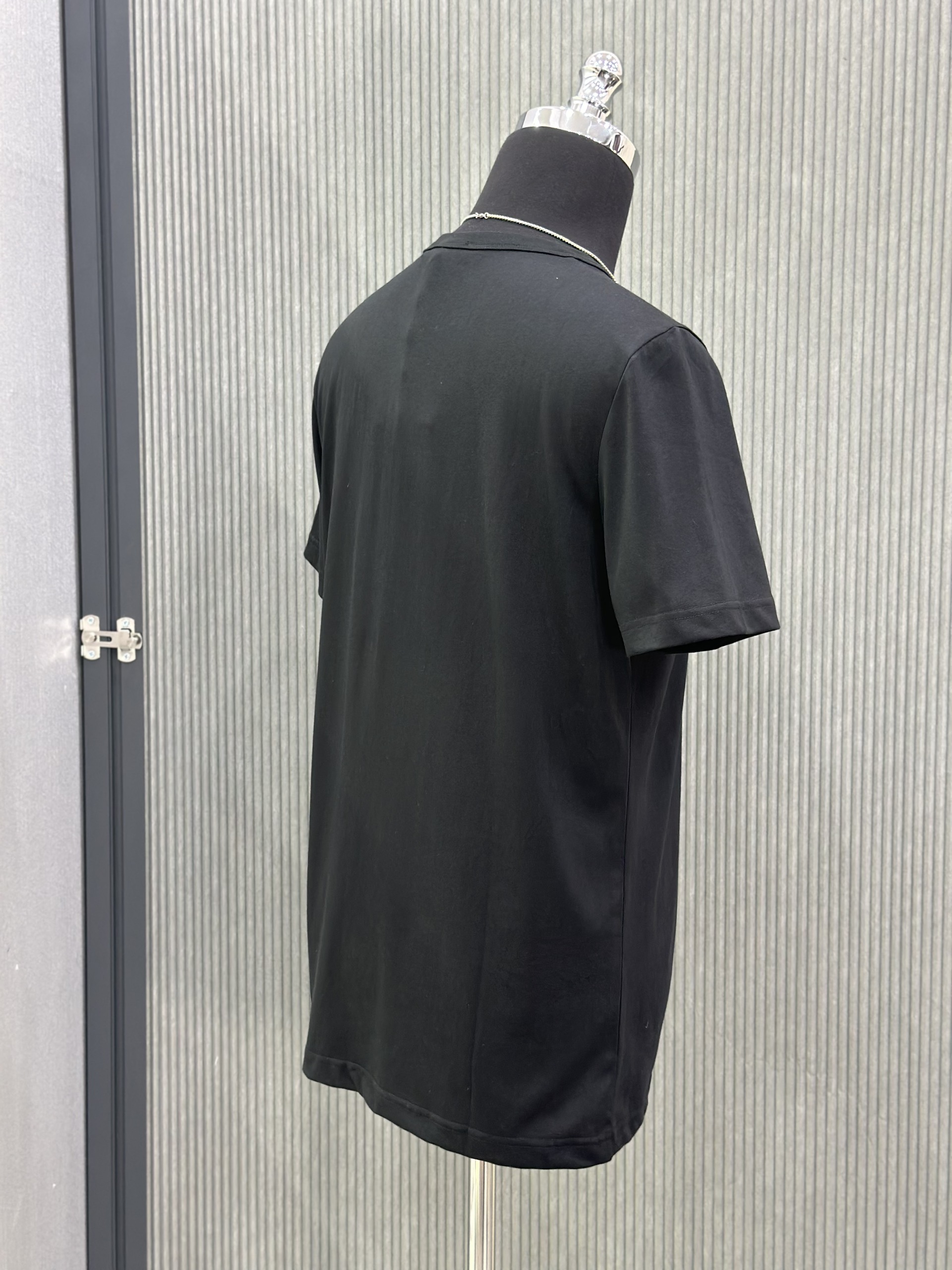 Áo phông T-shirt Moncler M Đen túi ngực Like Auth VTN