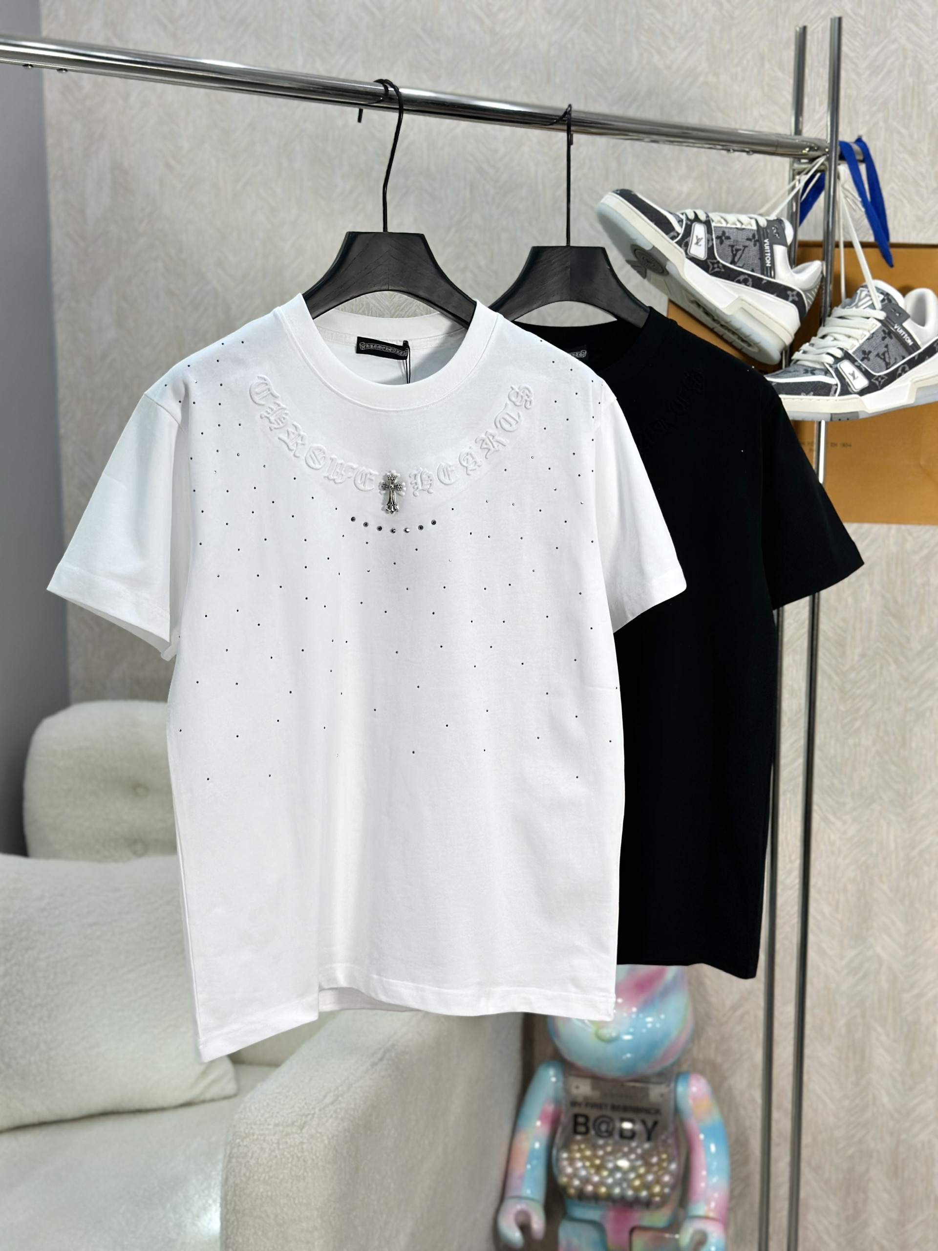 Áo phông T-shirt Chrome Heart CH logo chữ nổi đính đá Like Auth on web VTN