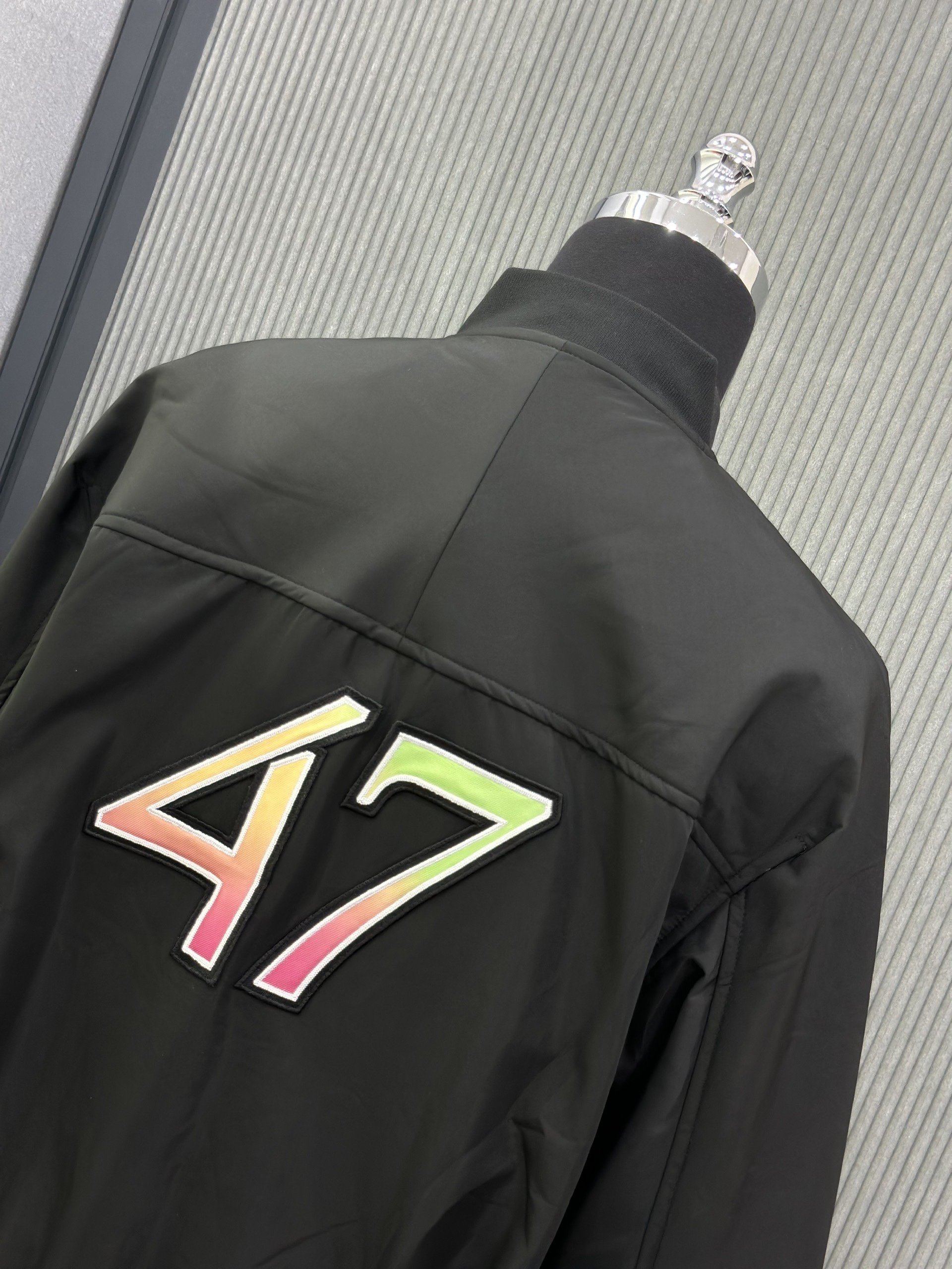 Áo khoác Dior CD Đen logo chữ 47 kẻ sọc Hồng Like Auth VTN