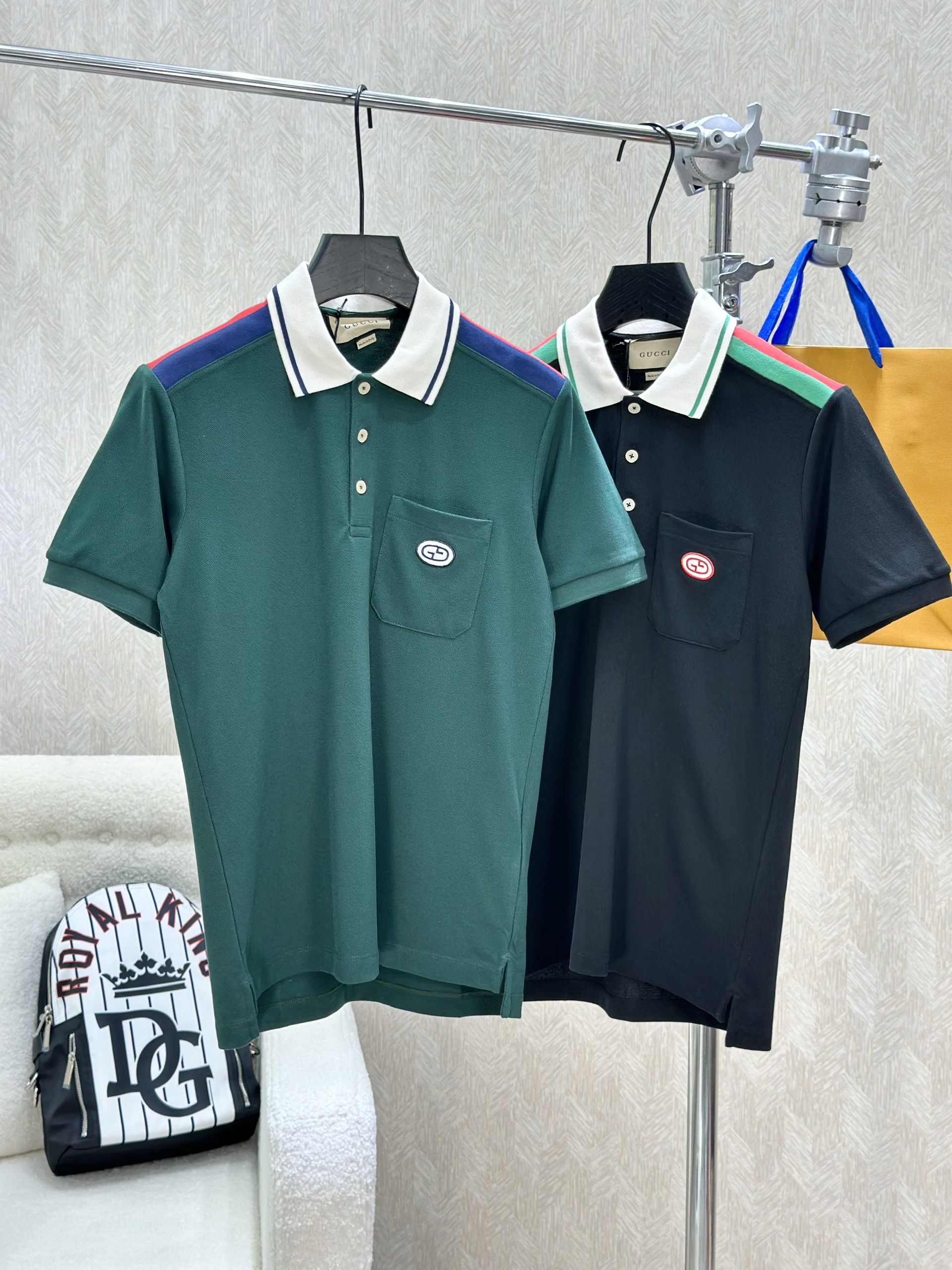 Áo polo Gucci GC kẻ viền vai phối màu cổ túi logo ngực Like Auth 1-1 on web VTN