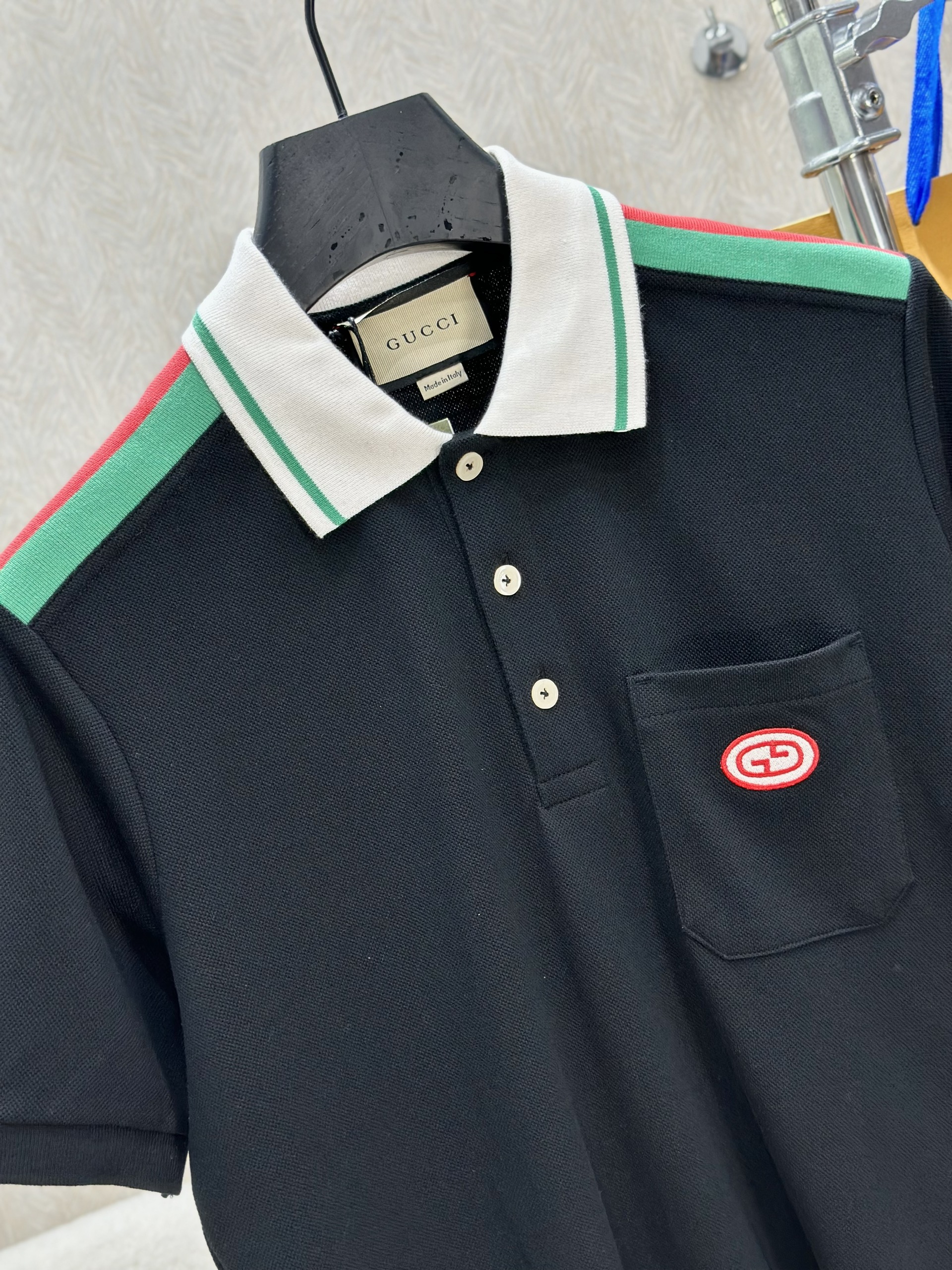 Áo polo Gucci GC kẻ viền vai phối màu cổ túi logo ngực Like Auth 1-1 on web VTN