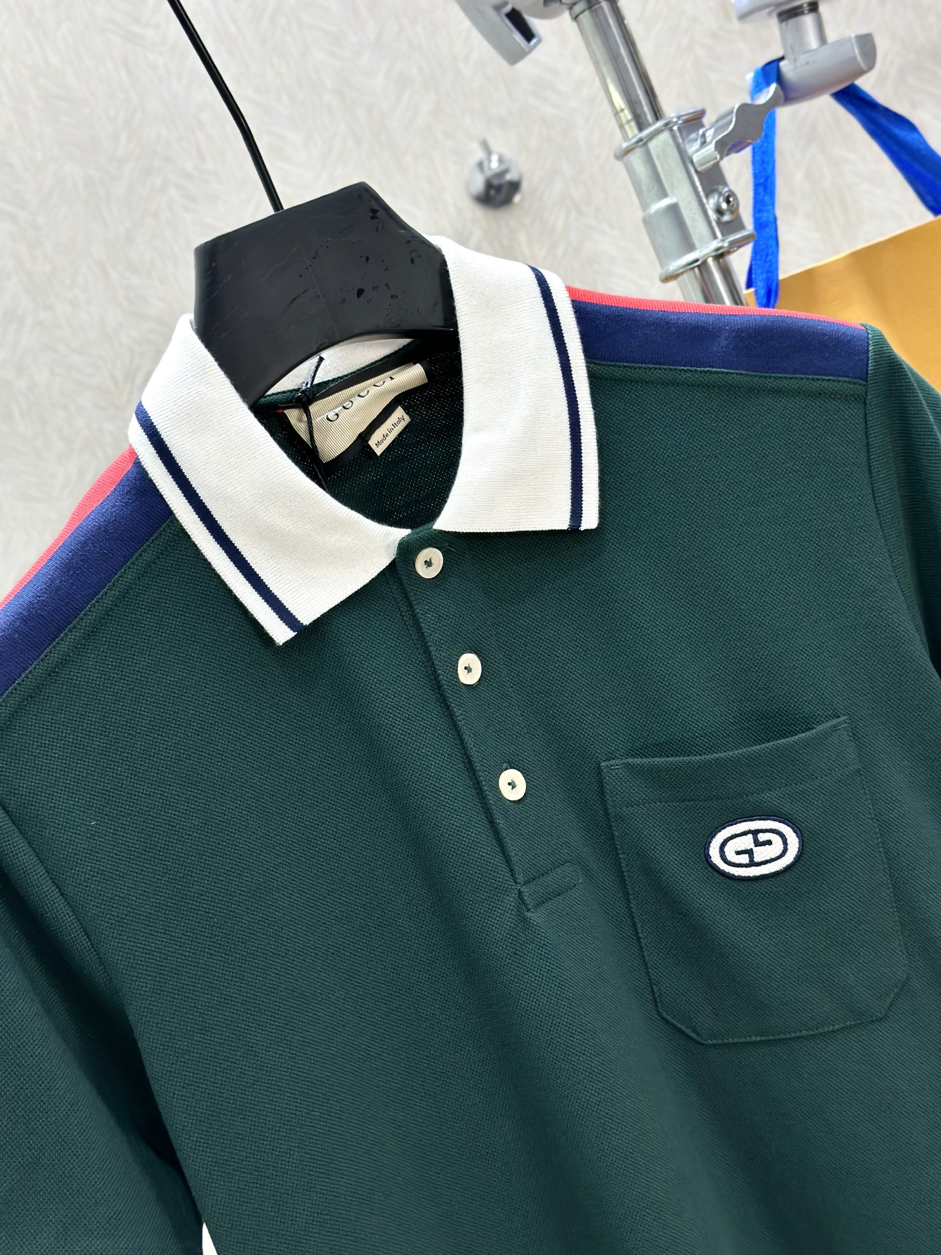 Áo polo Gucci GC kẻ viền vai phối màu cổ túi logo ngực Like Auth 1-1 on web VTN