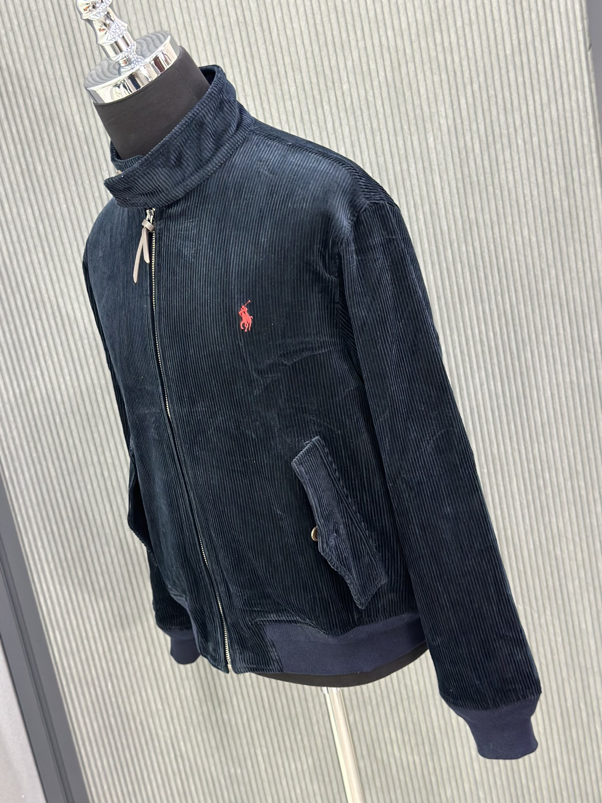 Áo khoác nhung Polo Xanh than logo Đỏ thêu Like Auth VTN