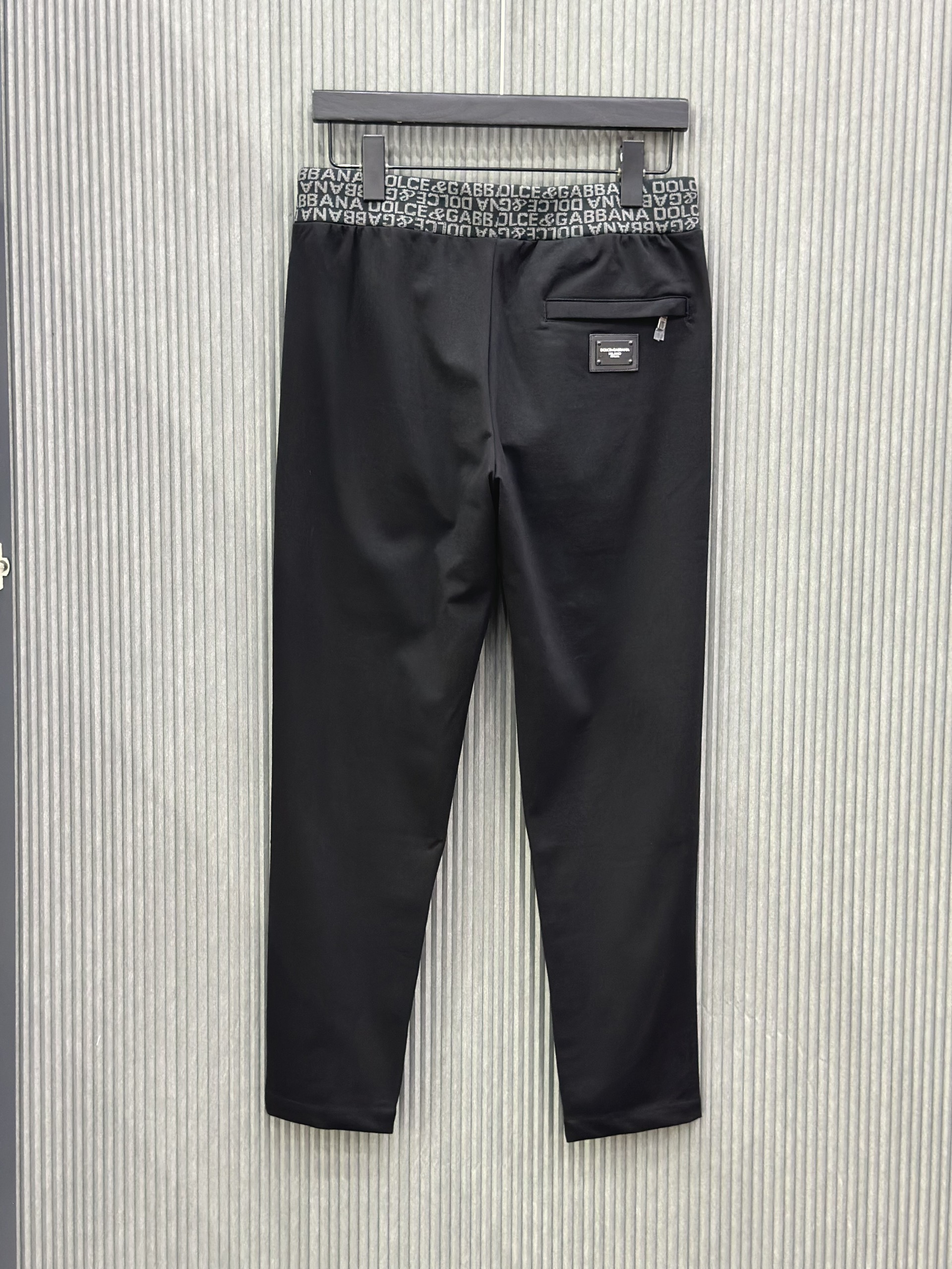 Quần dài nỉ Dolce Gabbana DG Đen logo chữ họa tiết cạp Like Auth VTN