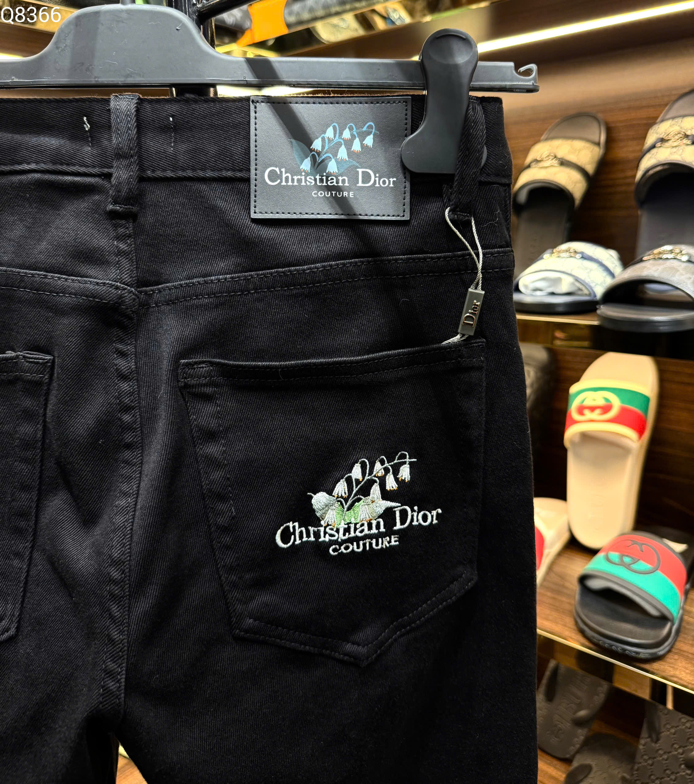 Quần jean Dior CD Đen logo chữ cành hoa thêu túi sau Like Auth MK