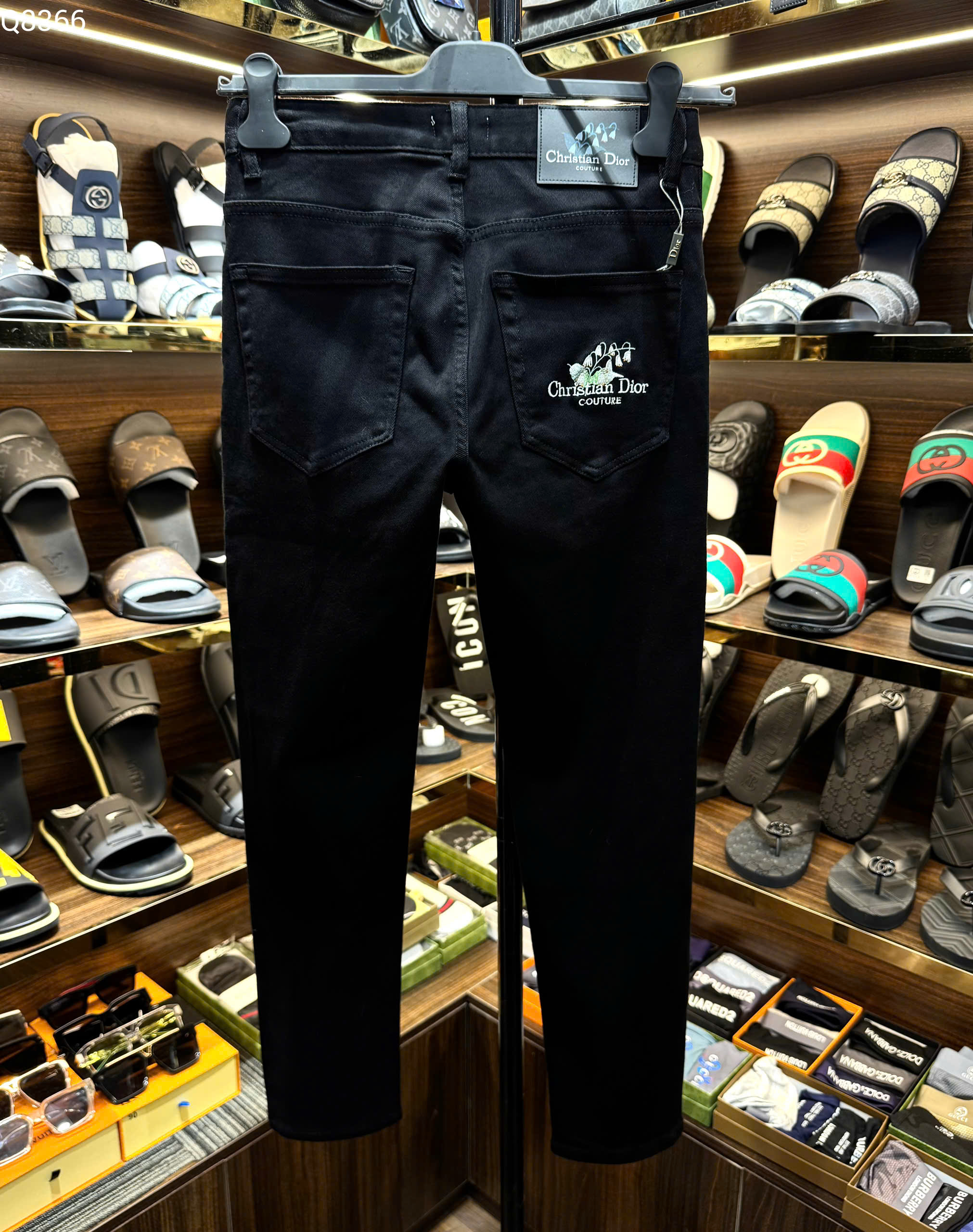 Quần jean Dior CD Đen logo chữ cành hoa thêu túi sau Like Auth MK