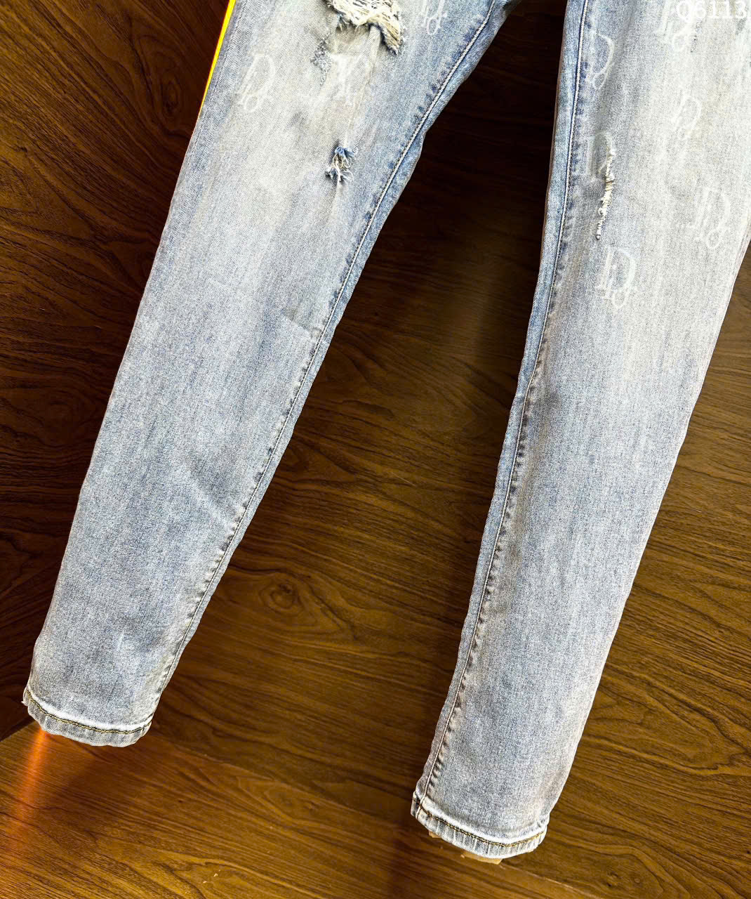 Quần jean Dior Xanh nhạt rách mài họa tiết logo Like Auth LK