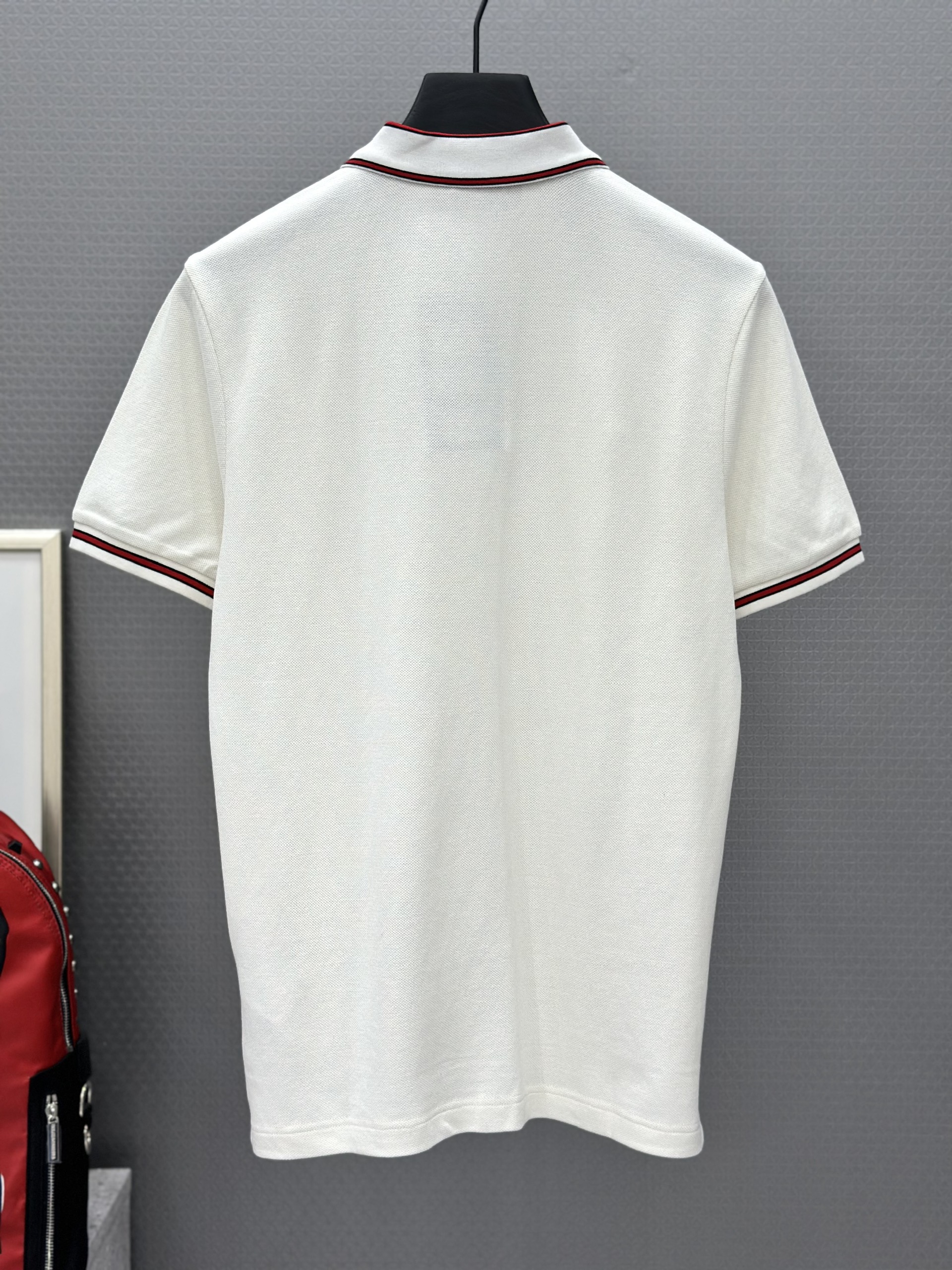 Áo polo Gucci GC logo cổ kẻ viền Đỏ Like Auth 1-1 on web VTN