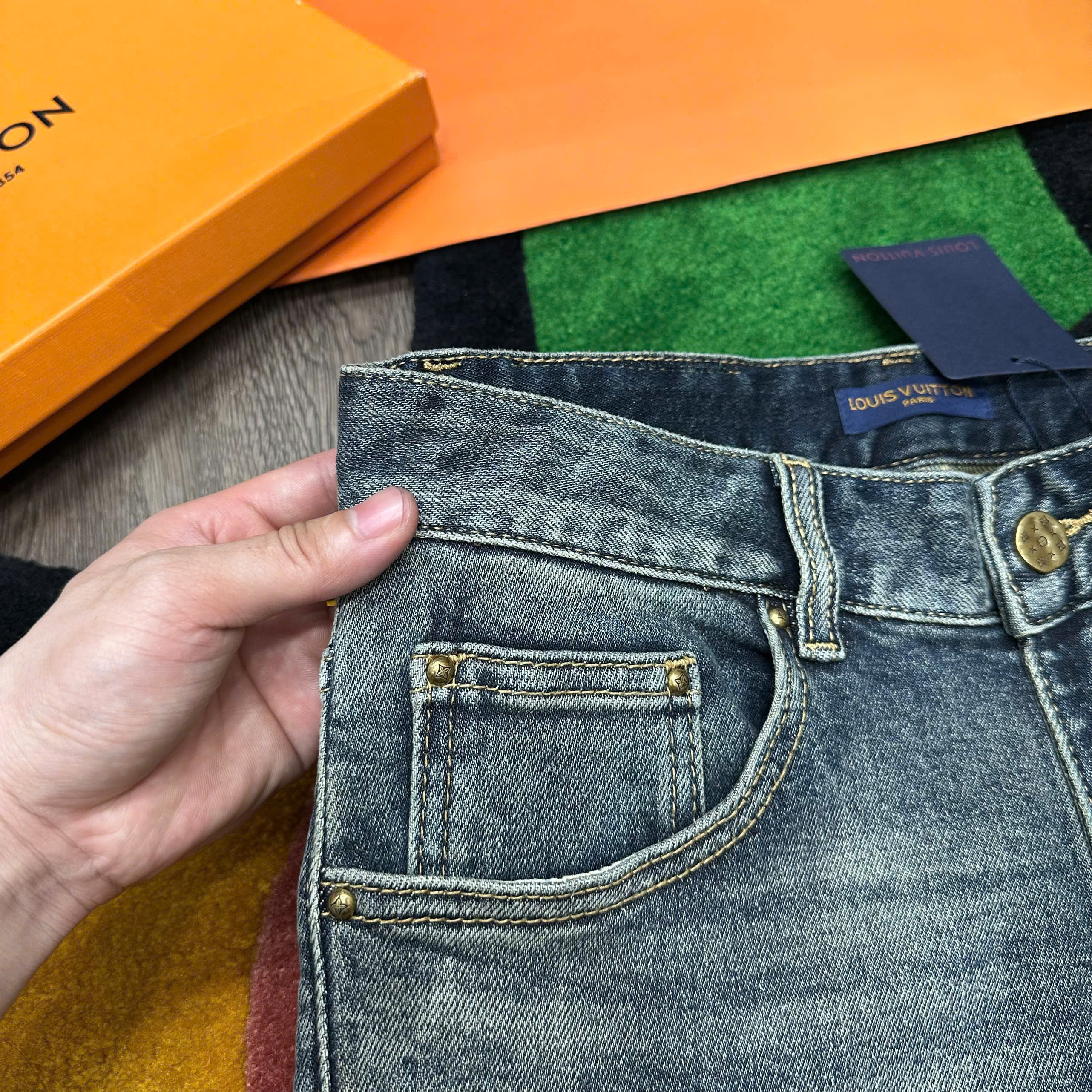 Quần jean Louis Vuitton LV Xanh họa tiết logo cây dừa túi sau Like Auth MK