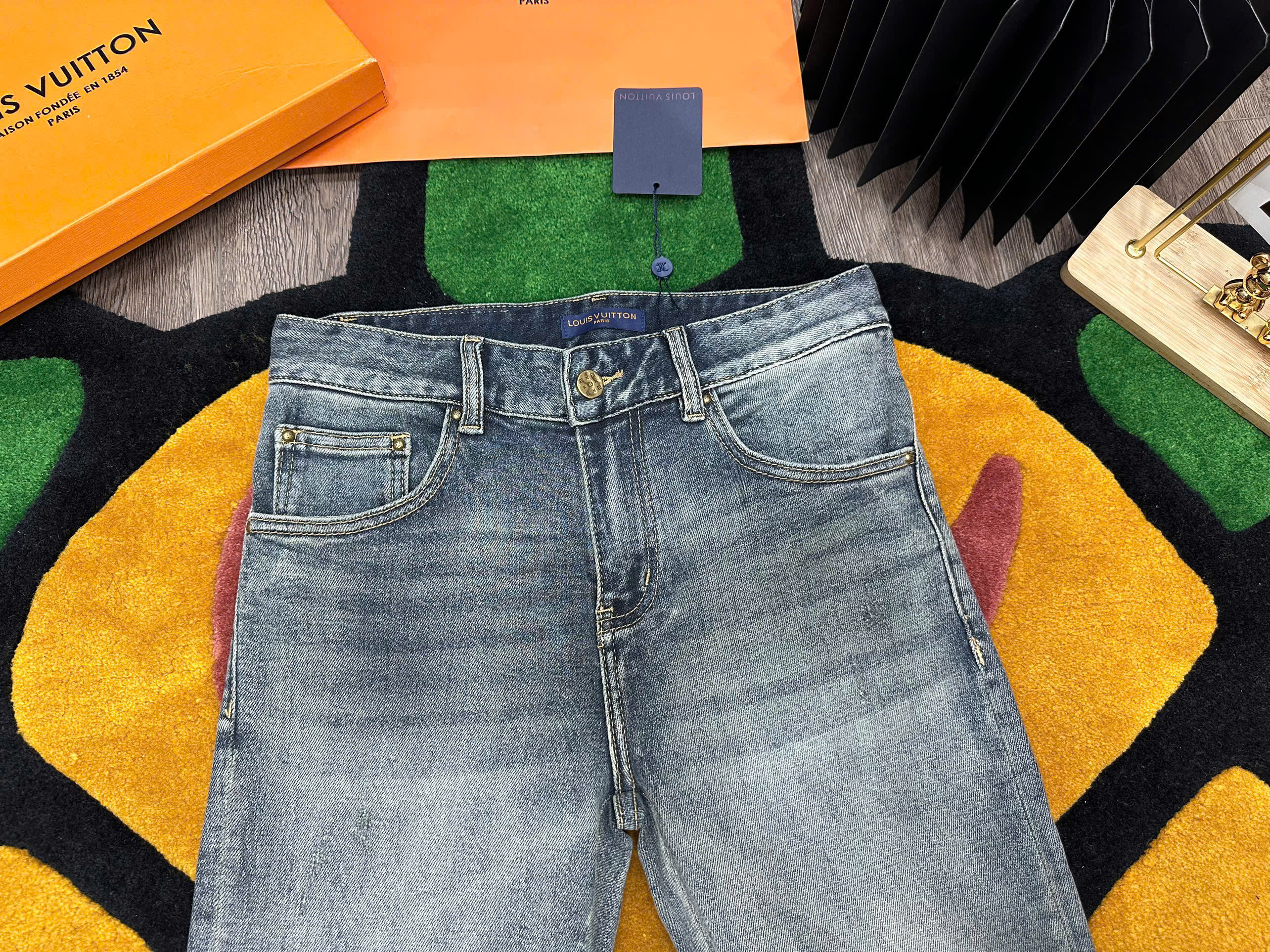 Quần jean Louis Vuitton LV Xanh họa tiết logo cây dừa túi sau Like Auth MK