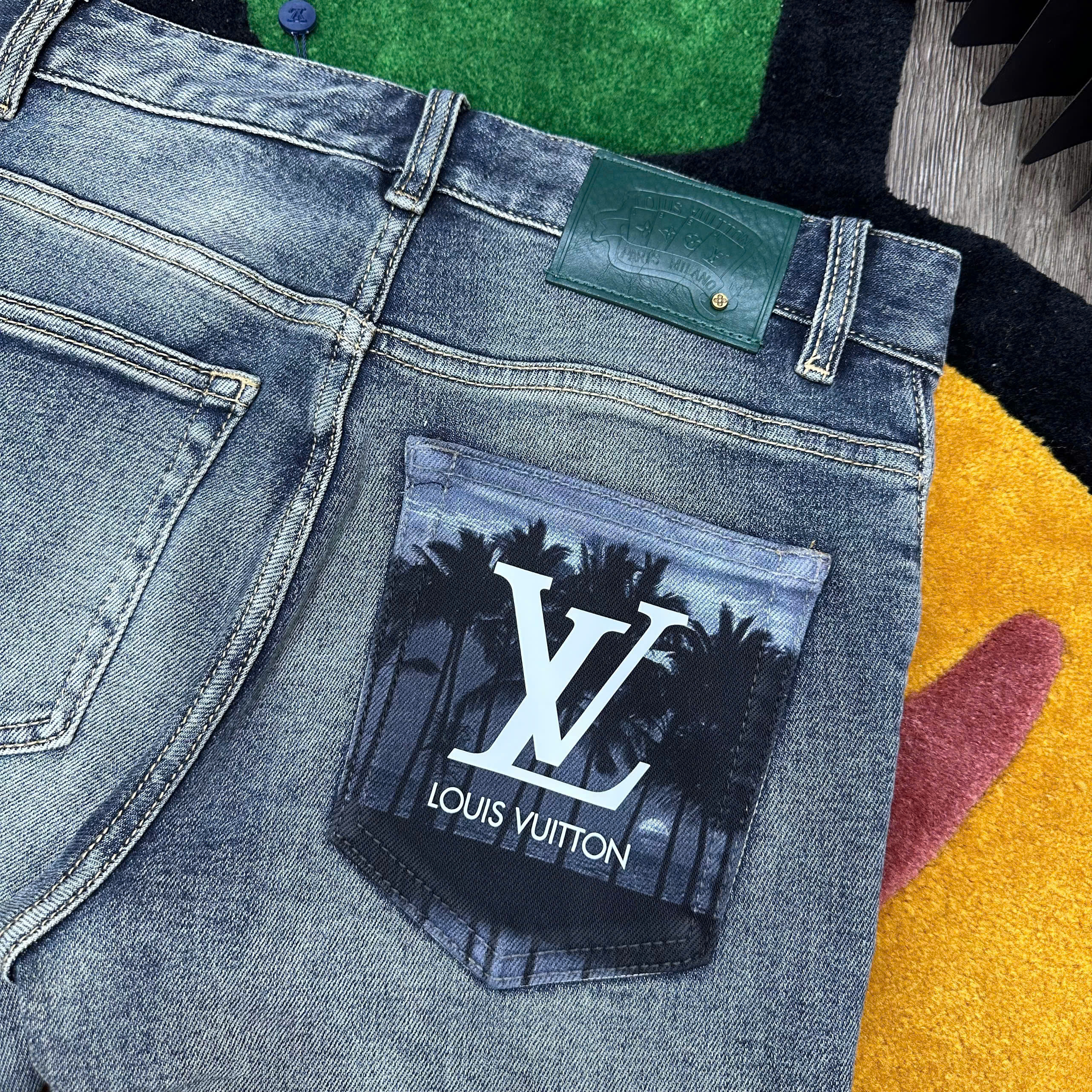 Quần jean Louis Vuitton LV Xanh họa tiết logo cây dừa túi sau Like Auth MK