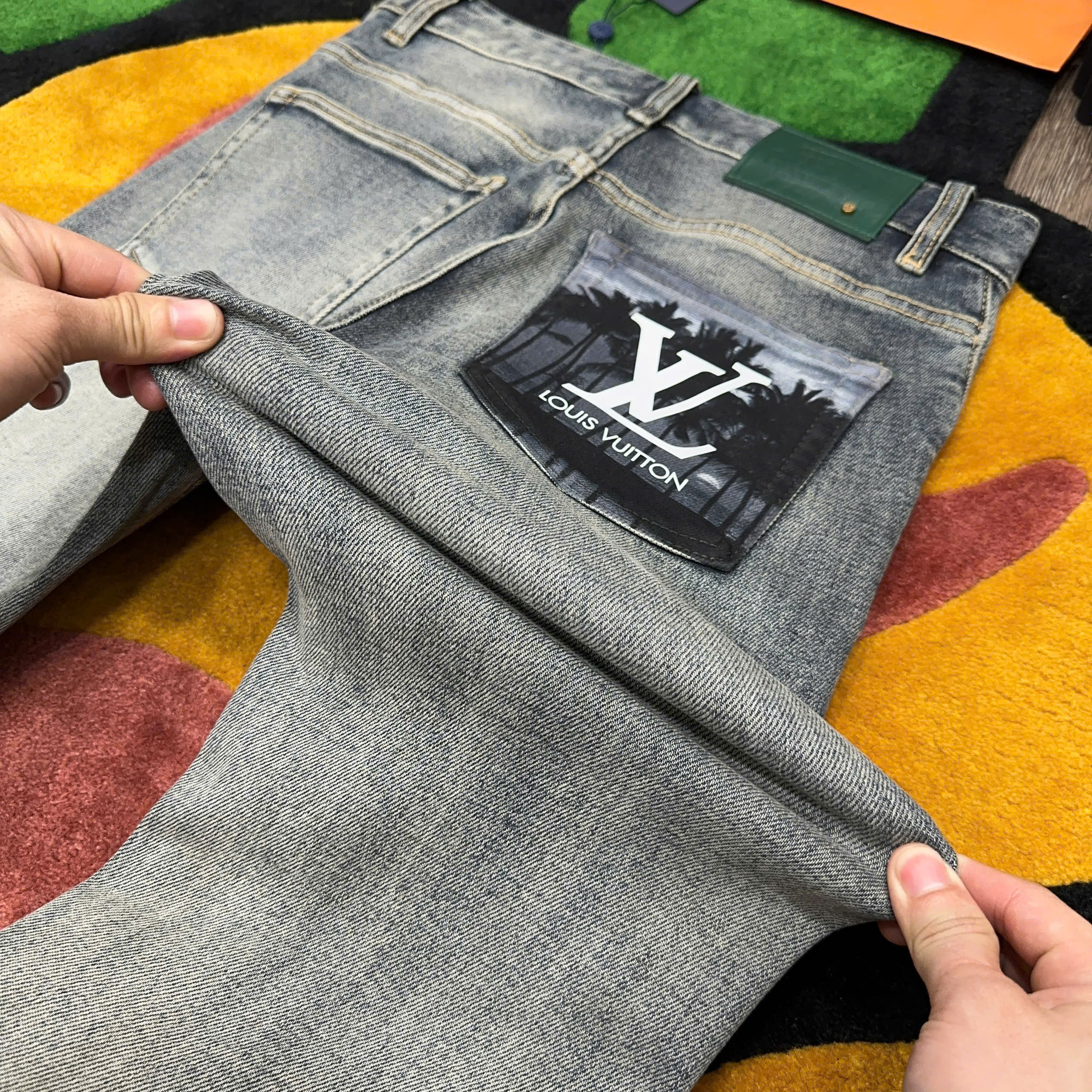 Quần jean Louis Vuitton LV Xanh họa tiết logo cây dừa túi sau Like Auth MK