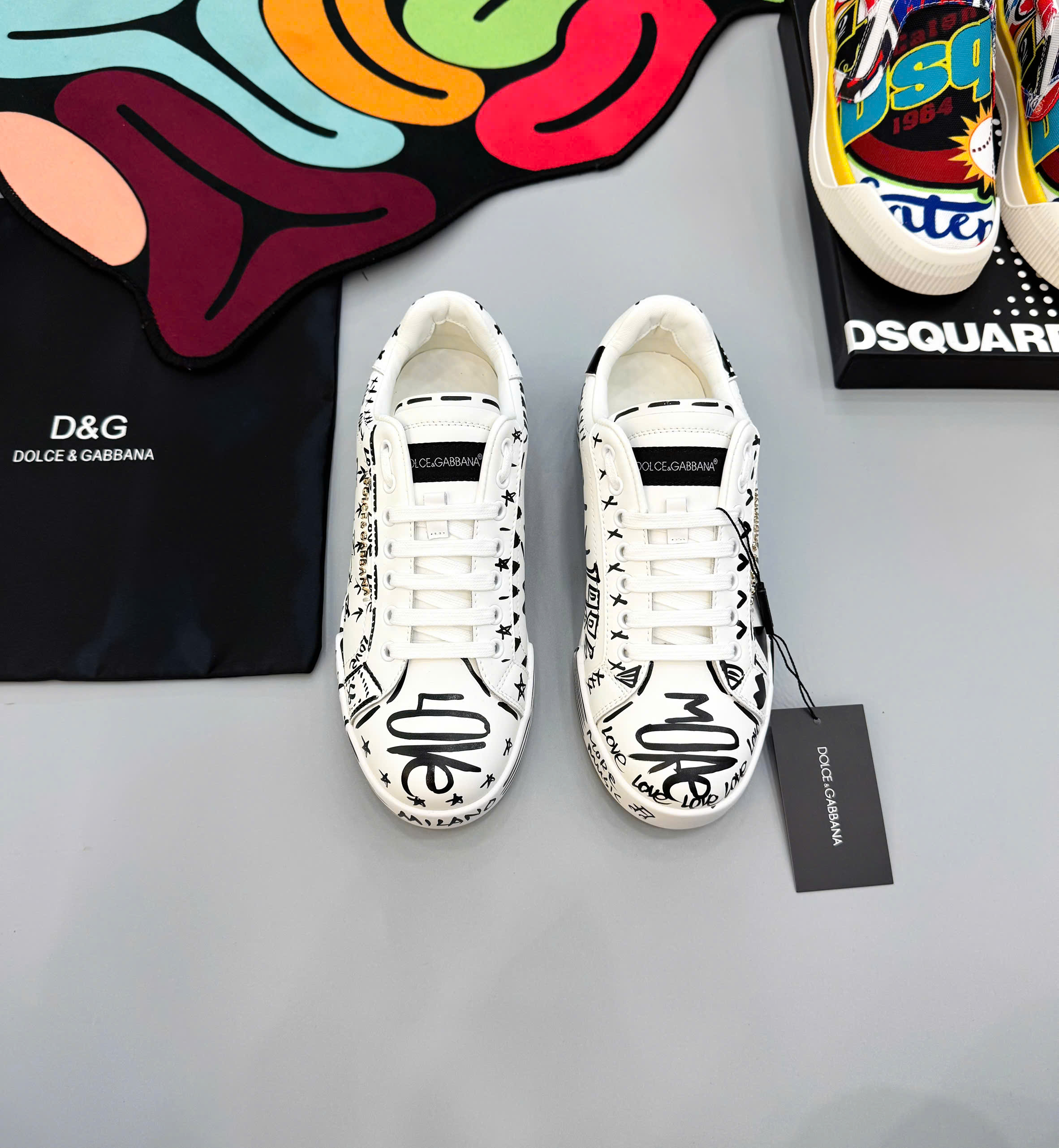 Giày sneaker Dolce Gabbana DG Trắng họa tiết chữ Đen full Like Auth fullbox MK