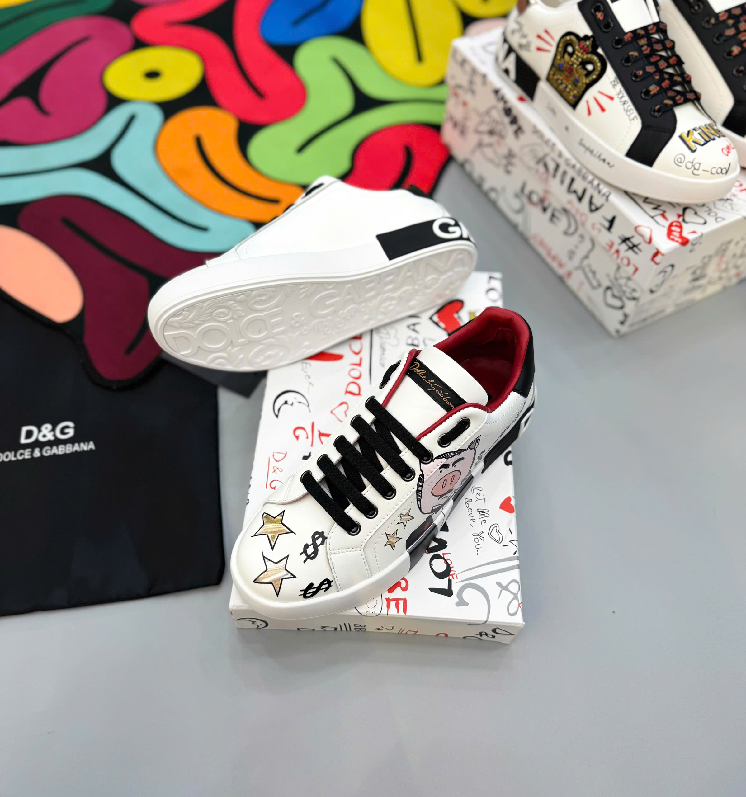 Giày sneaker Dolce Gabbana DG Trắng phối Đen Đỏ họa tiết Like Auth fullbox MK
