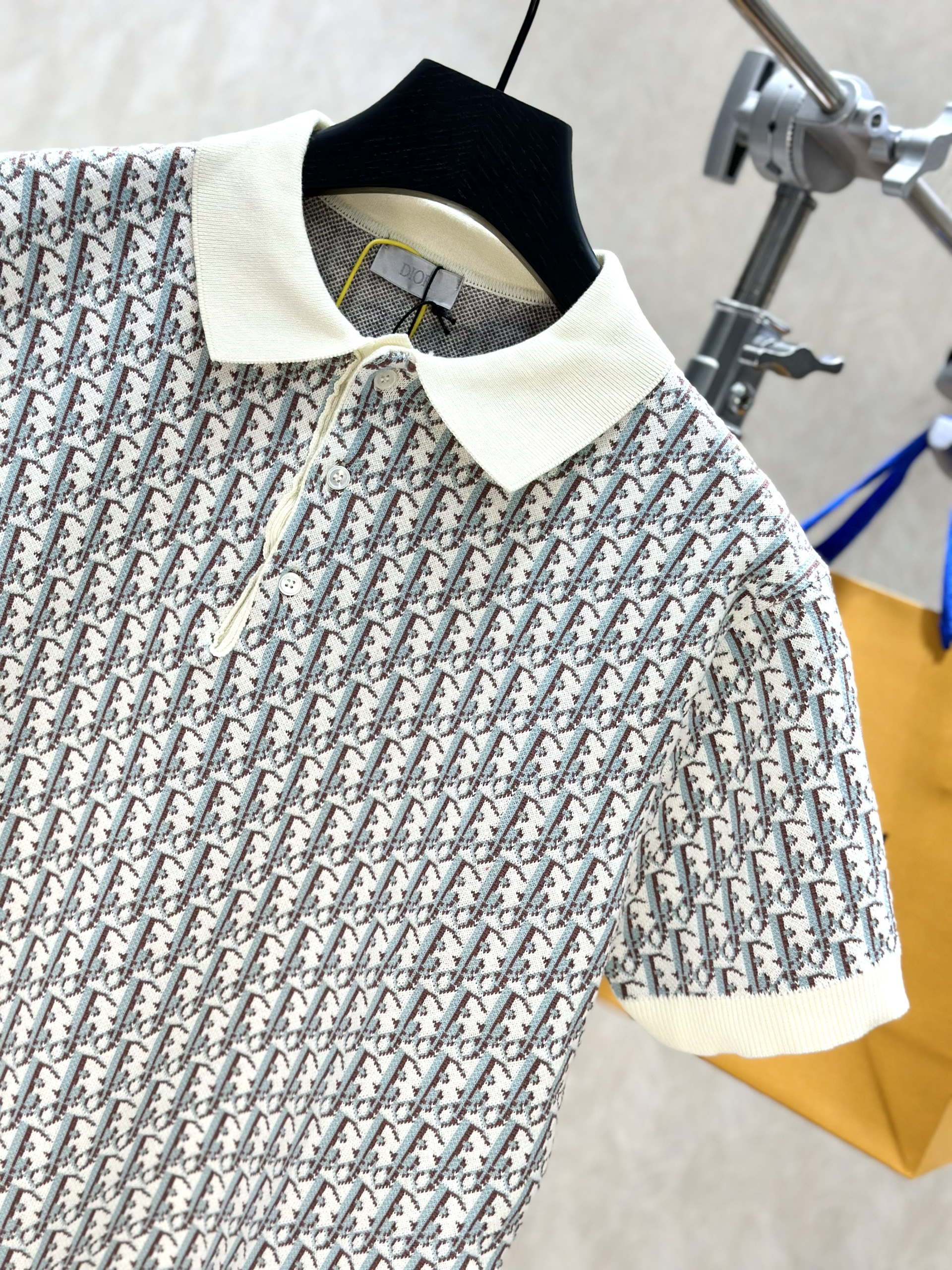 Áo polo len Dior CD Trắng họa tiết logo chữ Nâu Xanh full Like Auth 1-1 on web VTN