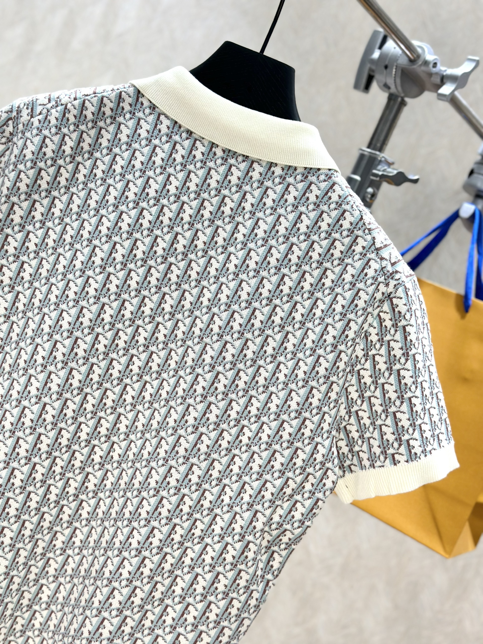 Áo polo len Dior CD Trắng họa tiết logo chữ Nâu Xanh full Like Auth 1-1 on web VTN