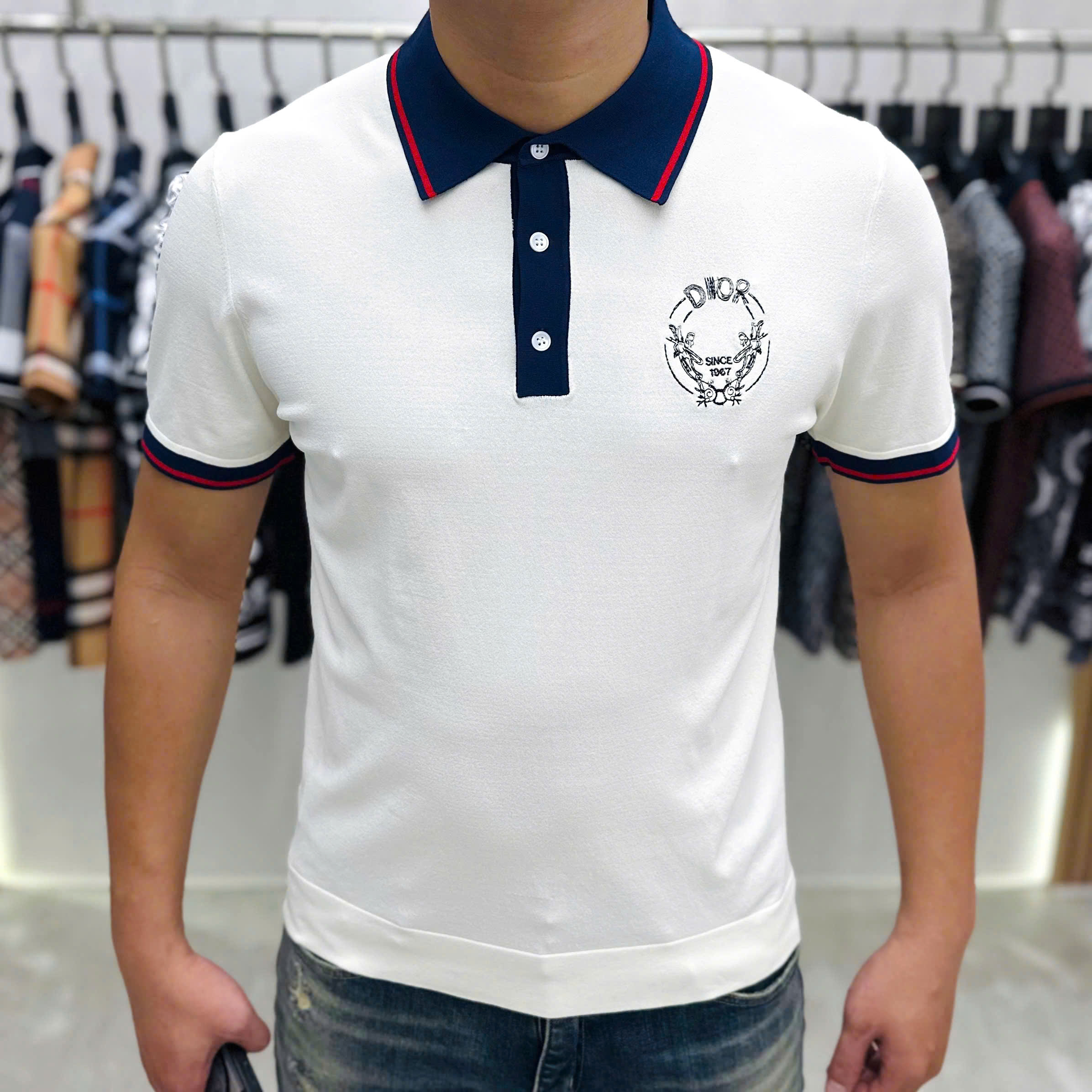 Áo polo Dior CD Trắng phối kẻ Xanh Đỏ viền logo tròn thêu ngực Like Auth MK