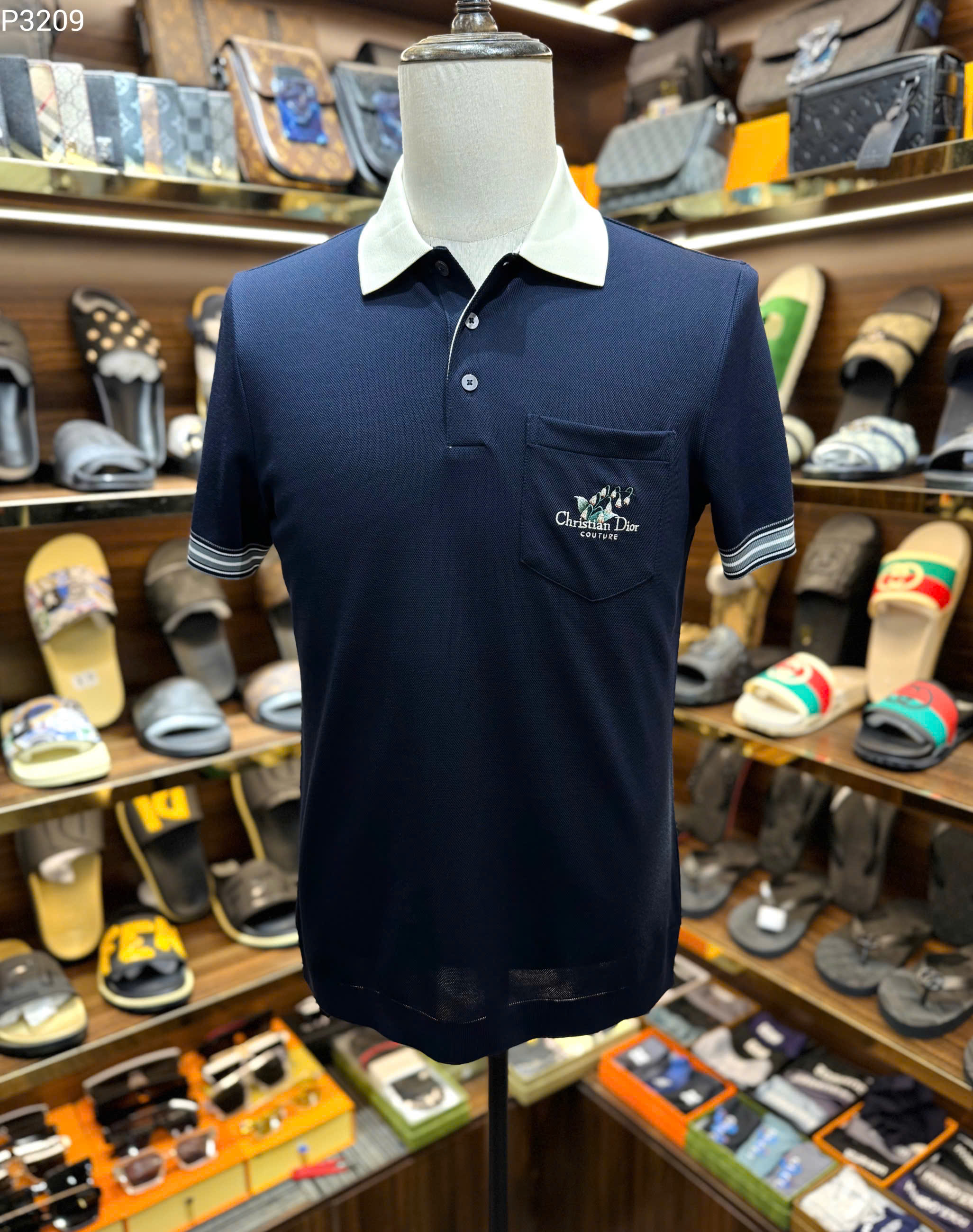 Áo polo Dior CD Xanh than phối Trắng logo chữ cành hoa thêu túi ngực Like Auth MK