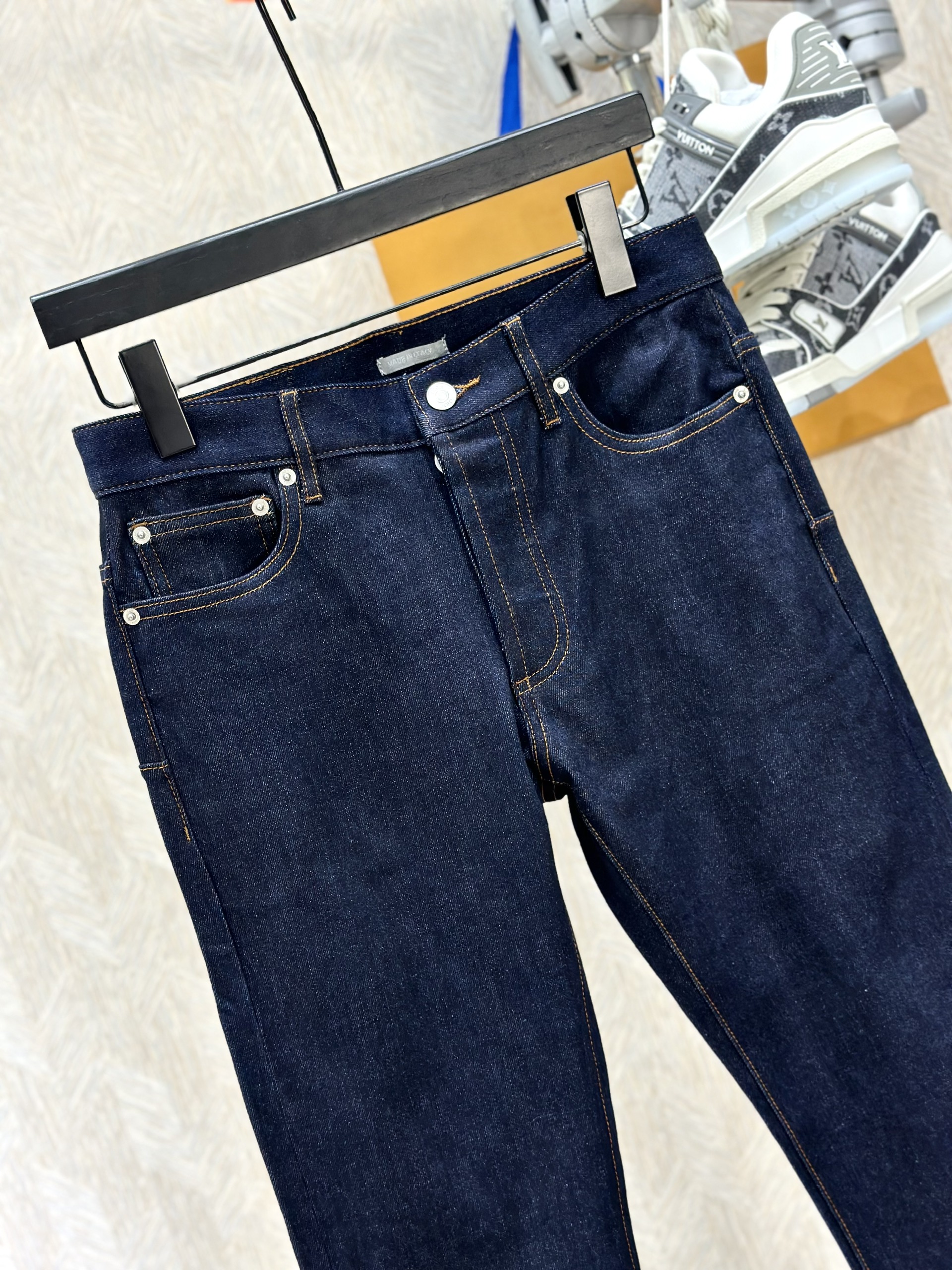 Quần Jean Dior CD Xanh than phối họa tiết gấu Xanh lá túi da Cam sau Like Auth on web VTN