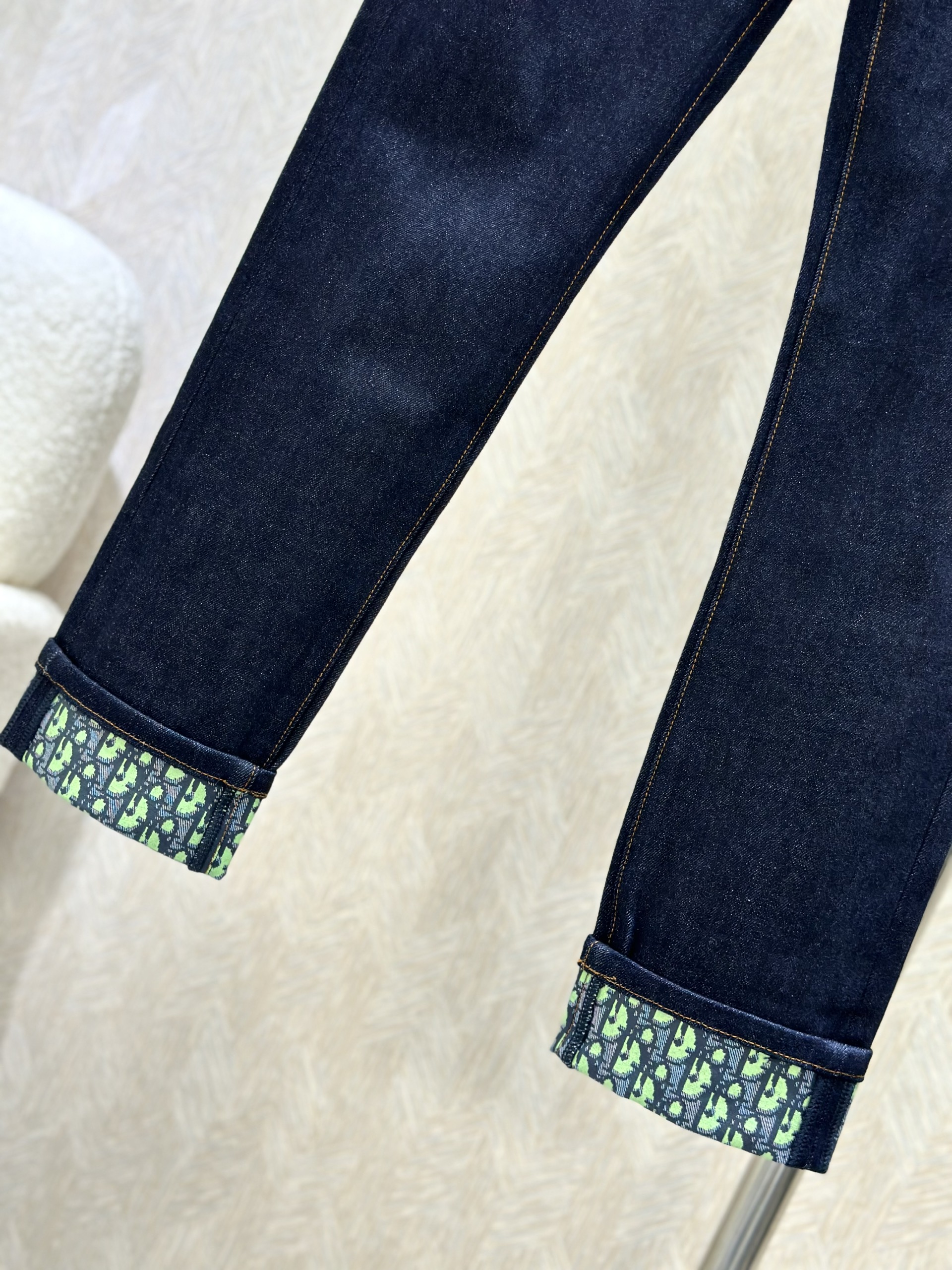 Quần Jean Dior CD Xanh than phối họa tiết gấu Xanh lá túi da Cam sau Like Auth on web VTN