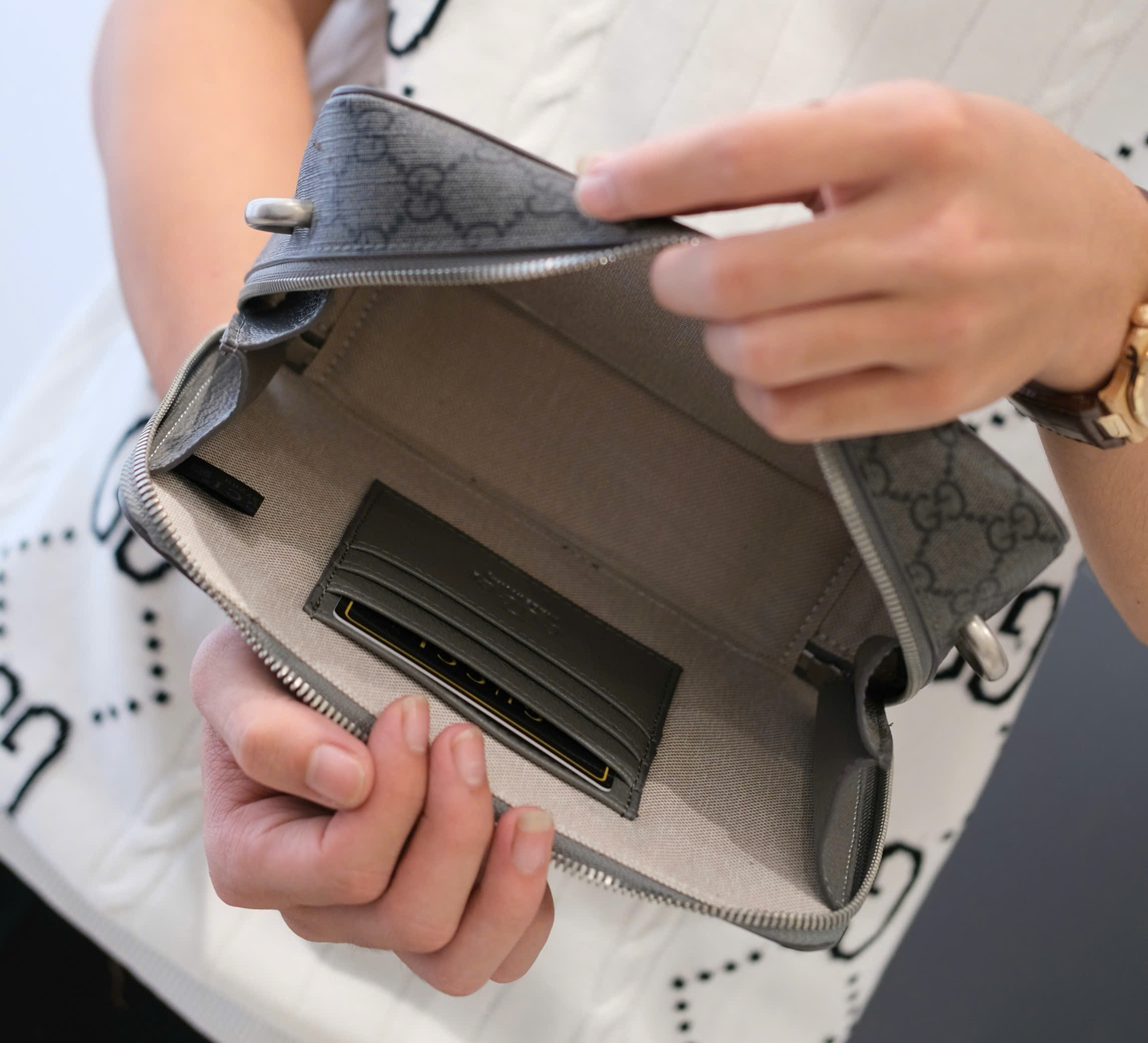 Túi vuông đeo chéo Gucci GC Xám họa tiết monogram Like Auth fullbox DDT