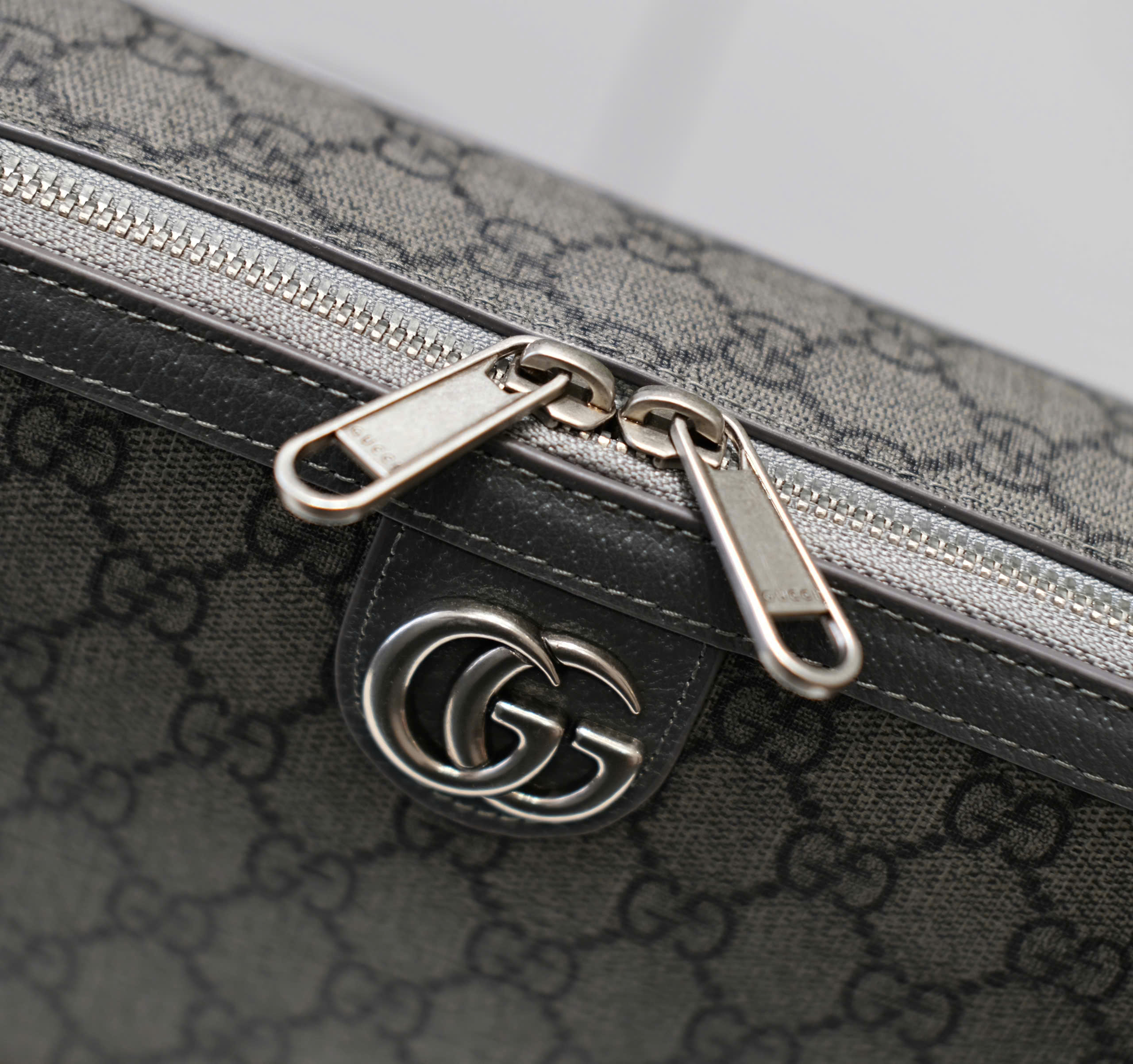 Túi vuông đeo chéo Gucci GC Xám họa tiết monogram Like Auth fullbox DDT