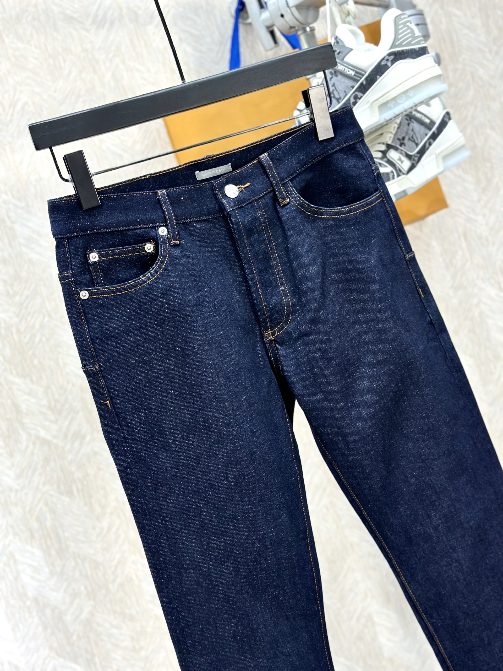 Quần Jean Dior CD Xanh than phối họa tiết gấu Trắng Xám túi da Cam sau Like Auth on web VTN