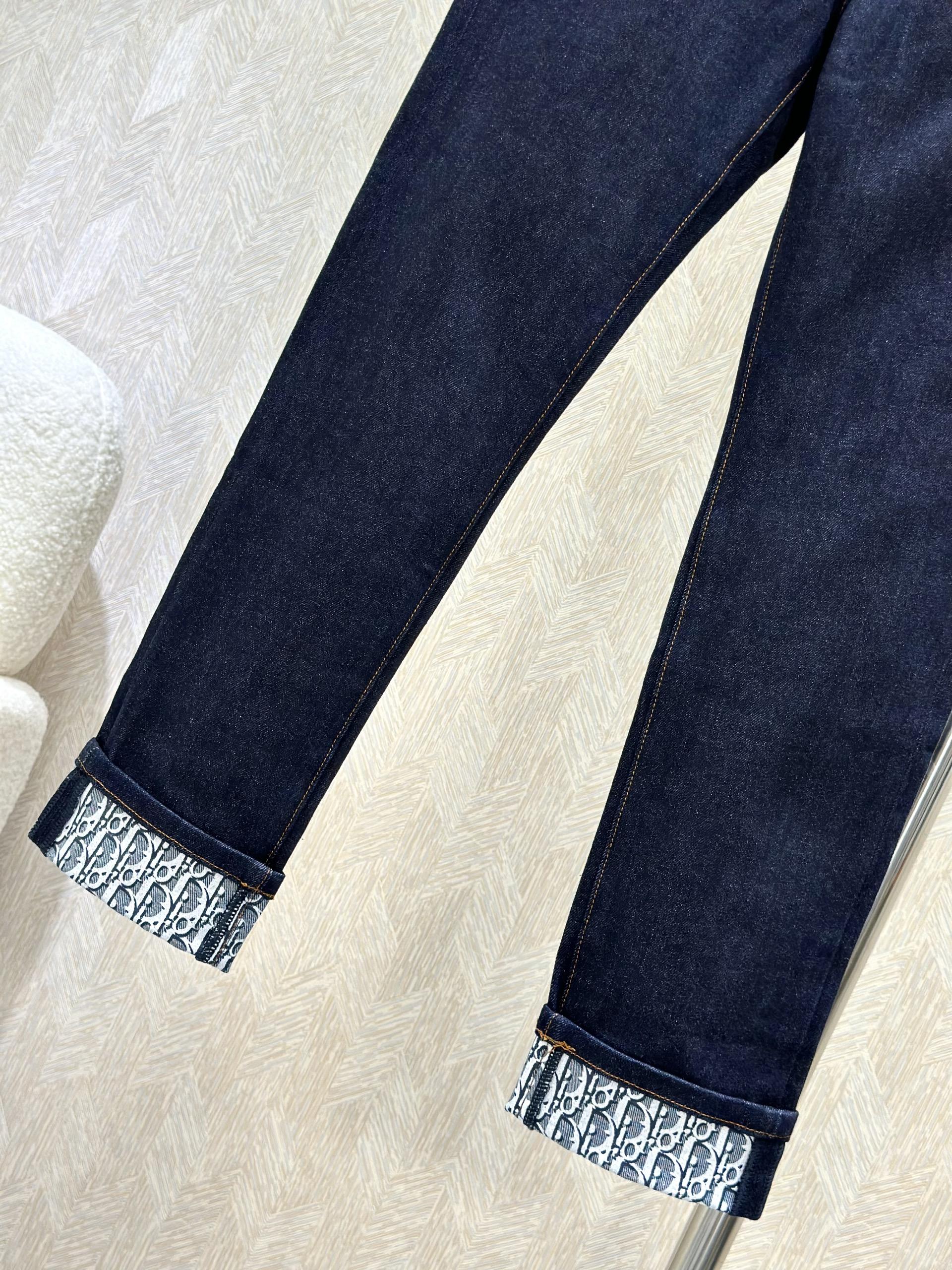 Quần Jean Dior CD Xanh than phối họa tiết gấu Trắng Xám túi da Cam sau Like Auth on web VTN