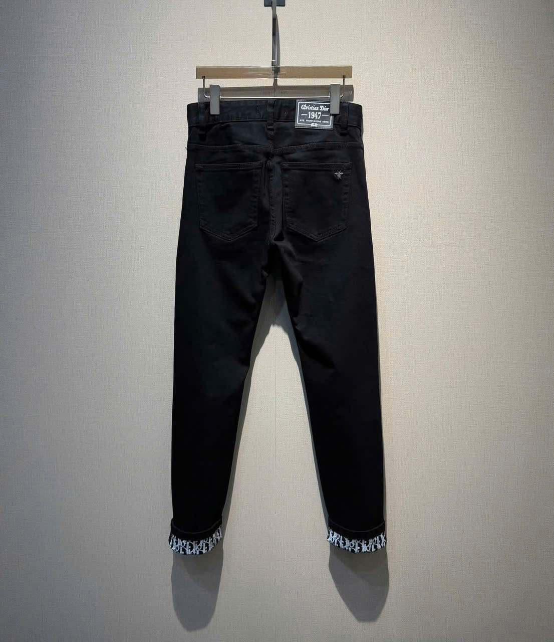 Quần jean Dior CD Đen logo vuông đùi phối họa tiết gấu Like Auth LK