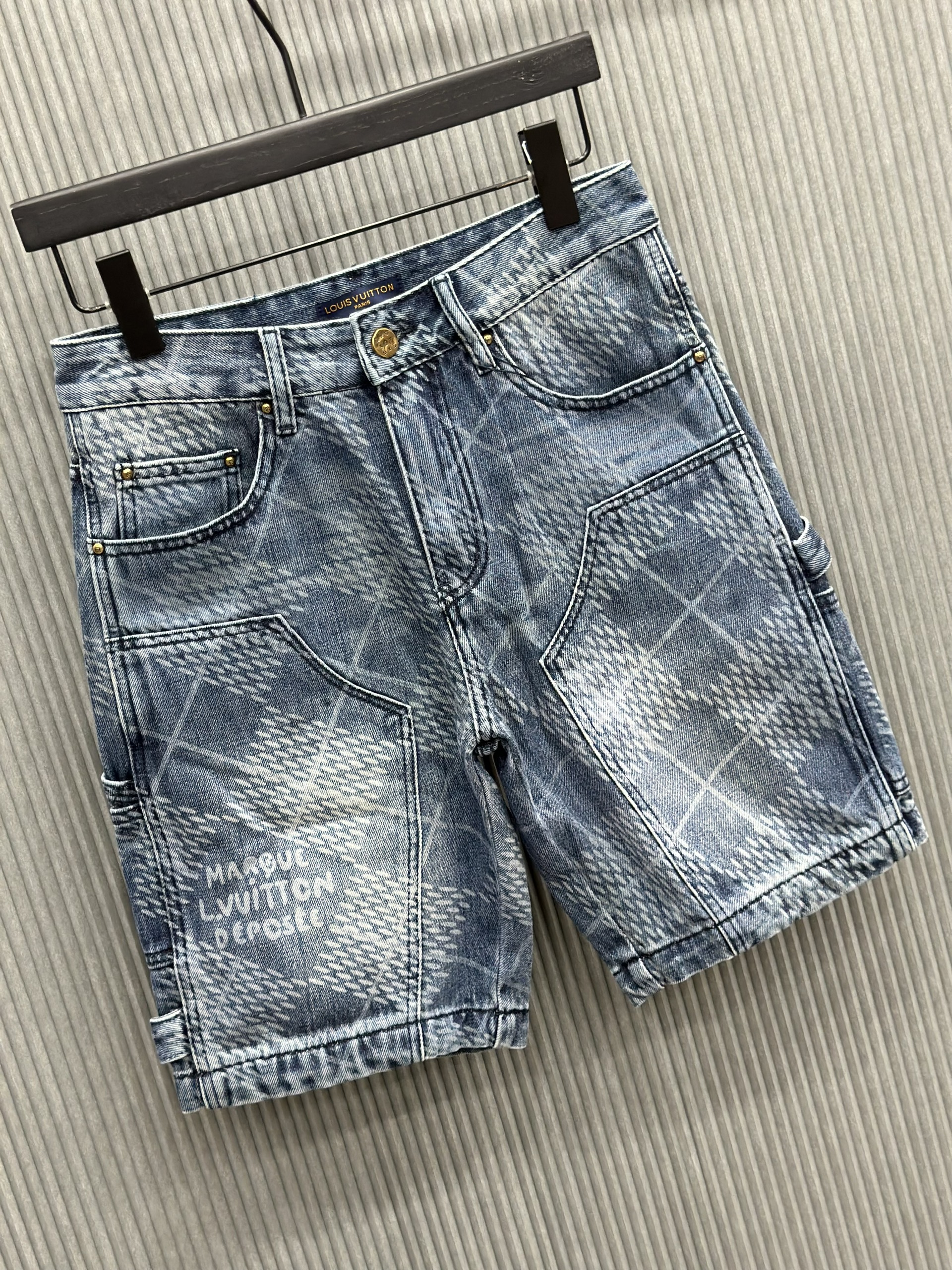 Quần short jean Louis Vuitton LV Xanh dậm loang caro ô chéo Like Auth VTN